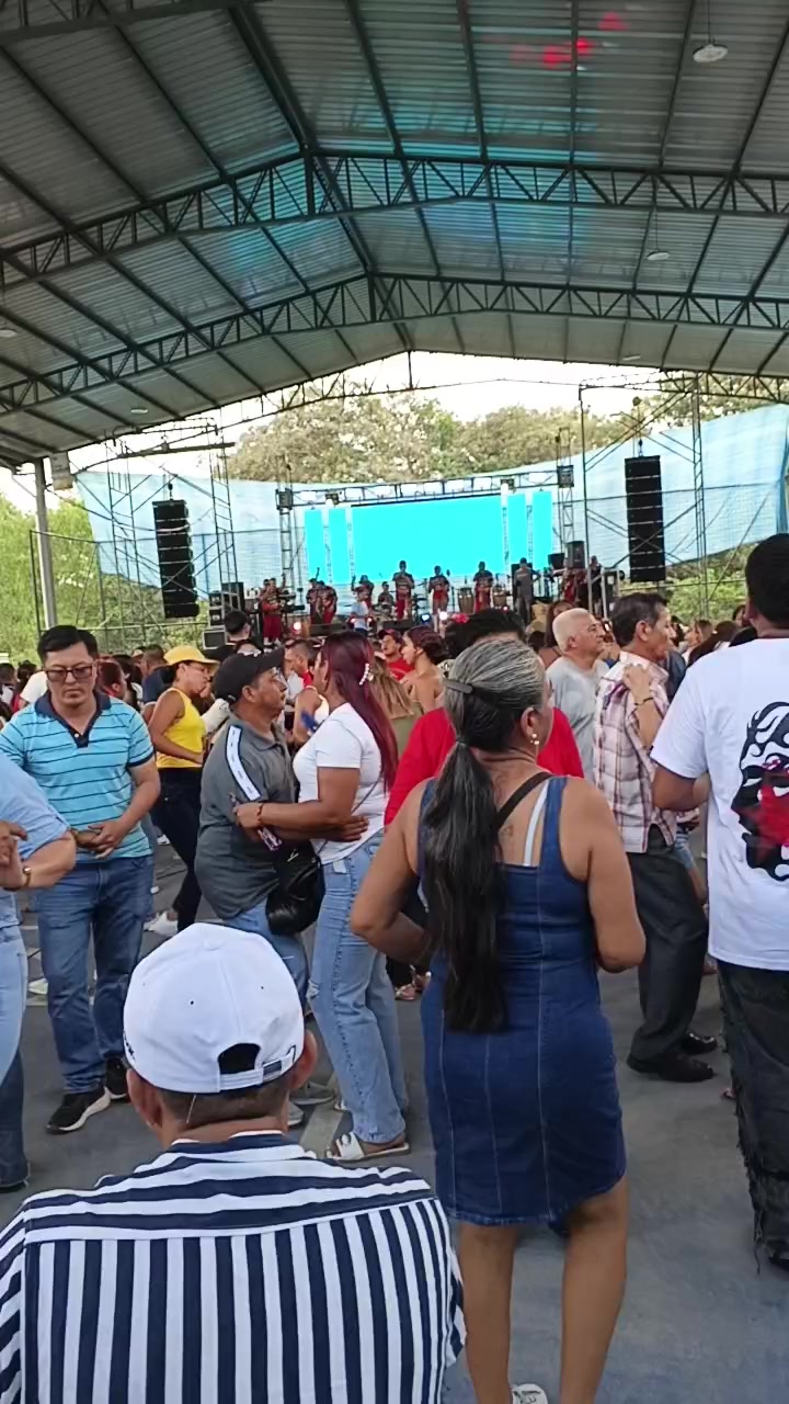 @🦖la rompecorazones 💙