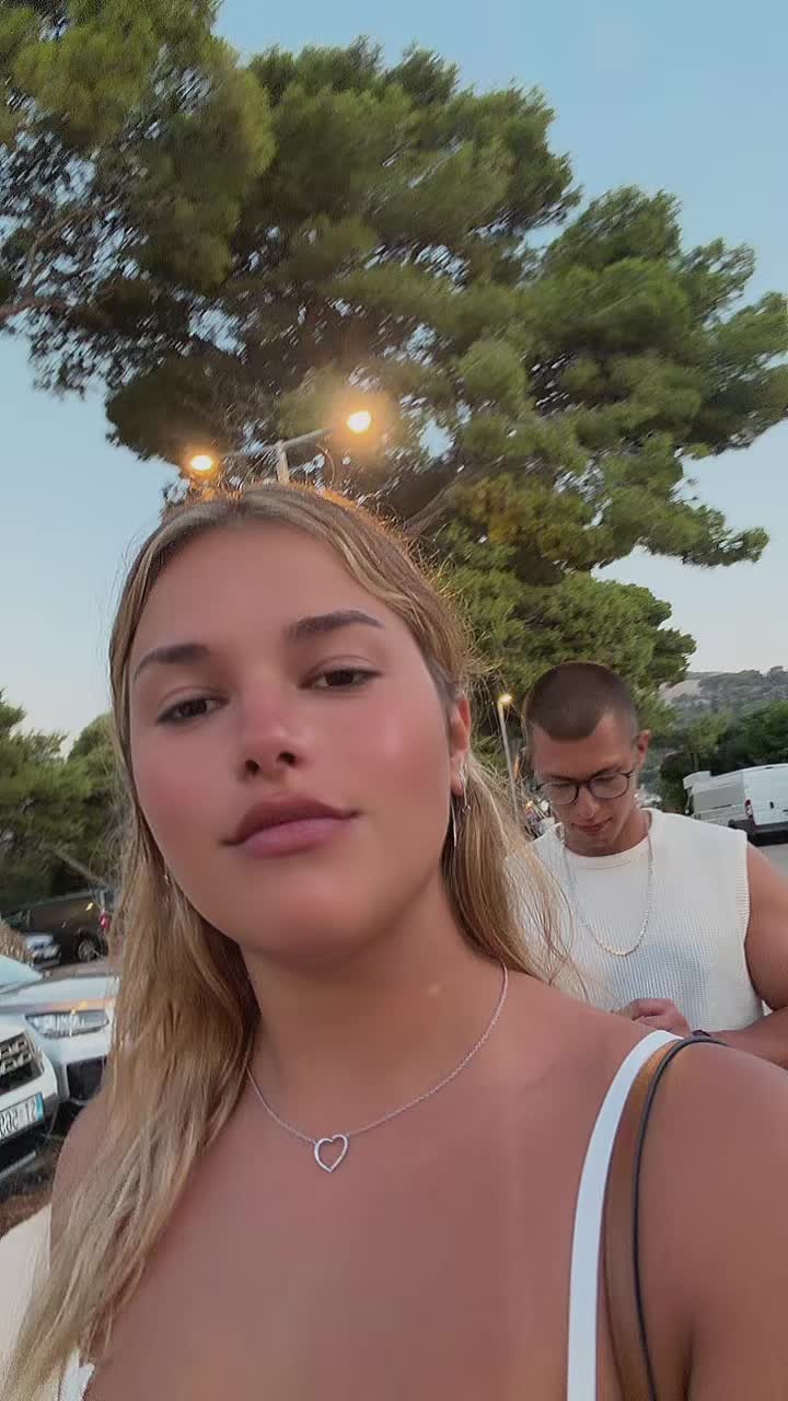 @officialsandri4ka