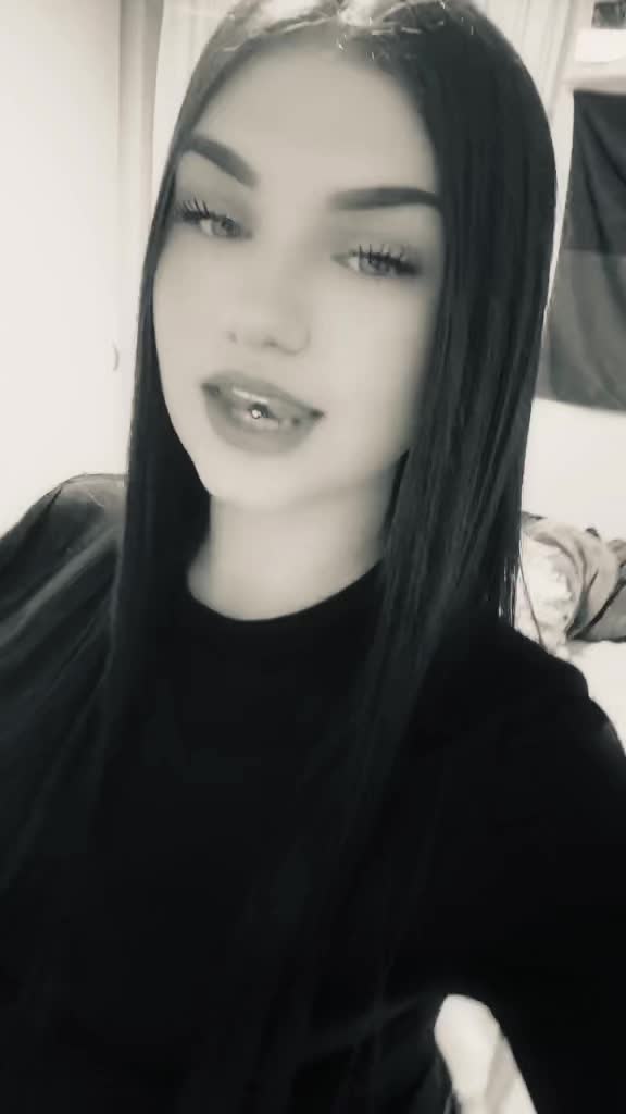 @𝑚𝑎𝑟𝑡𝑖𝑛𝑎