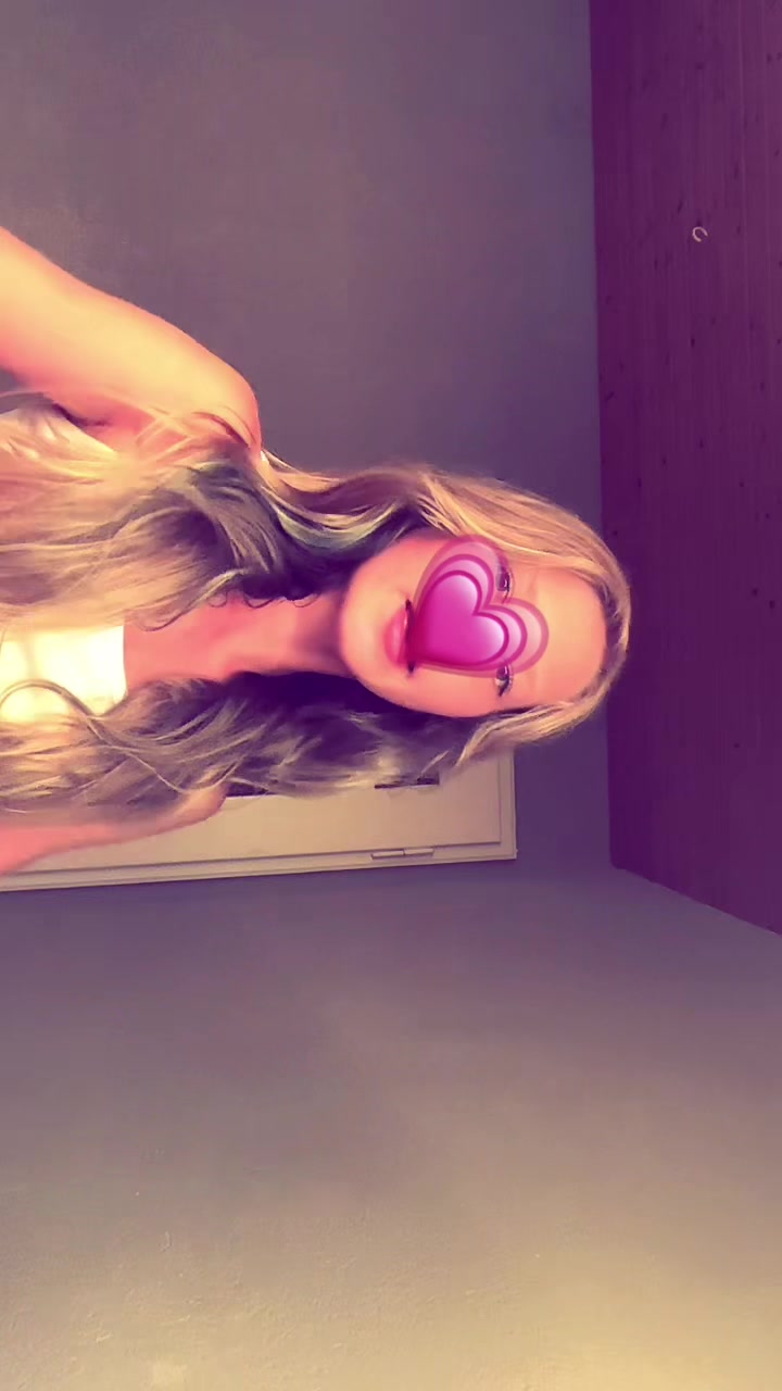 @♪🌷  ᗴ𝕞ᶤ  ☟♩