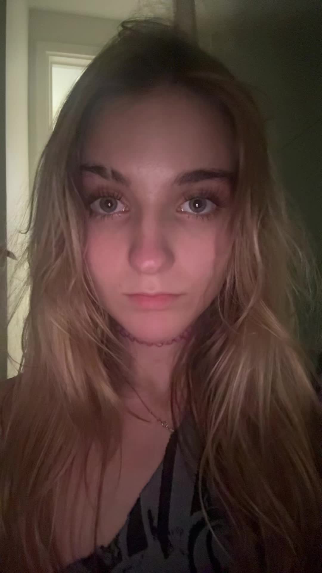 @elladaveyyyy