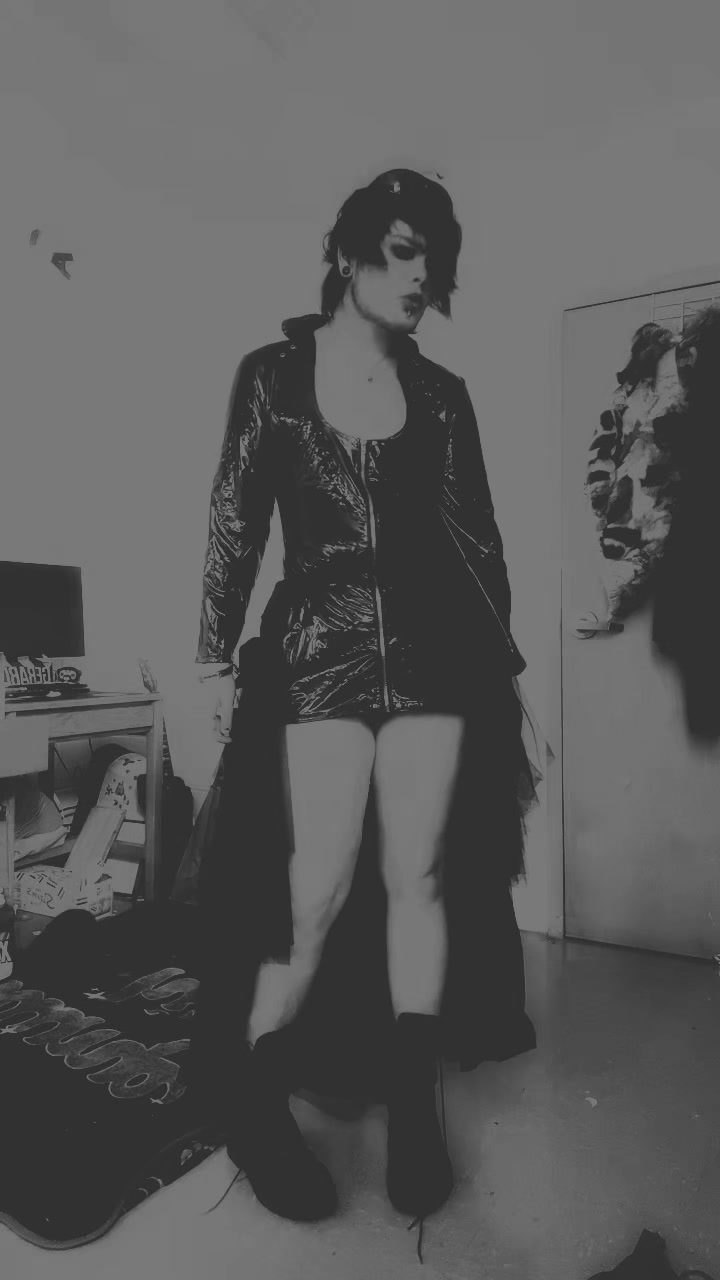 @Ｔʀ𝑒ʋ☢︎ʀ❤︎𝒱𝒶𝓁𝑒𝓃𝓉𝒾𝓃𝑒
