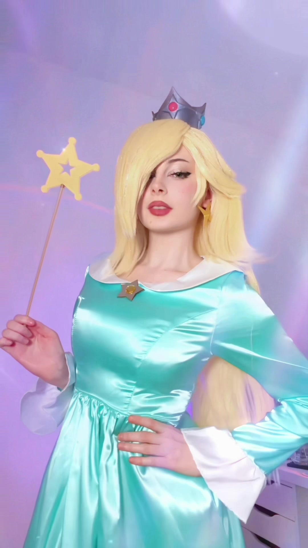@Faebee