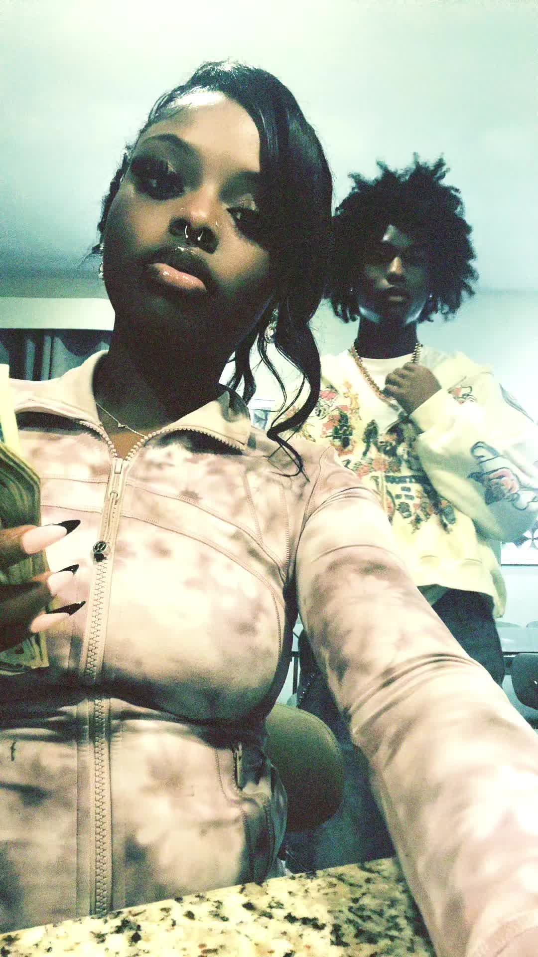 @kdolly003