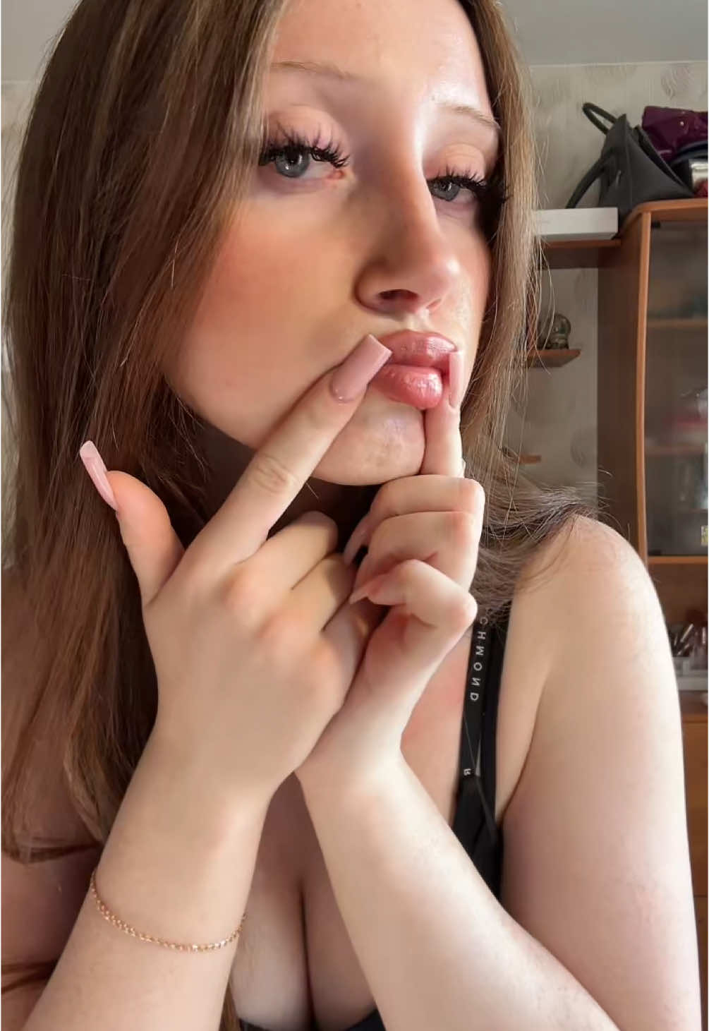 @lisaknvlv