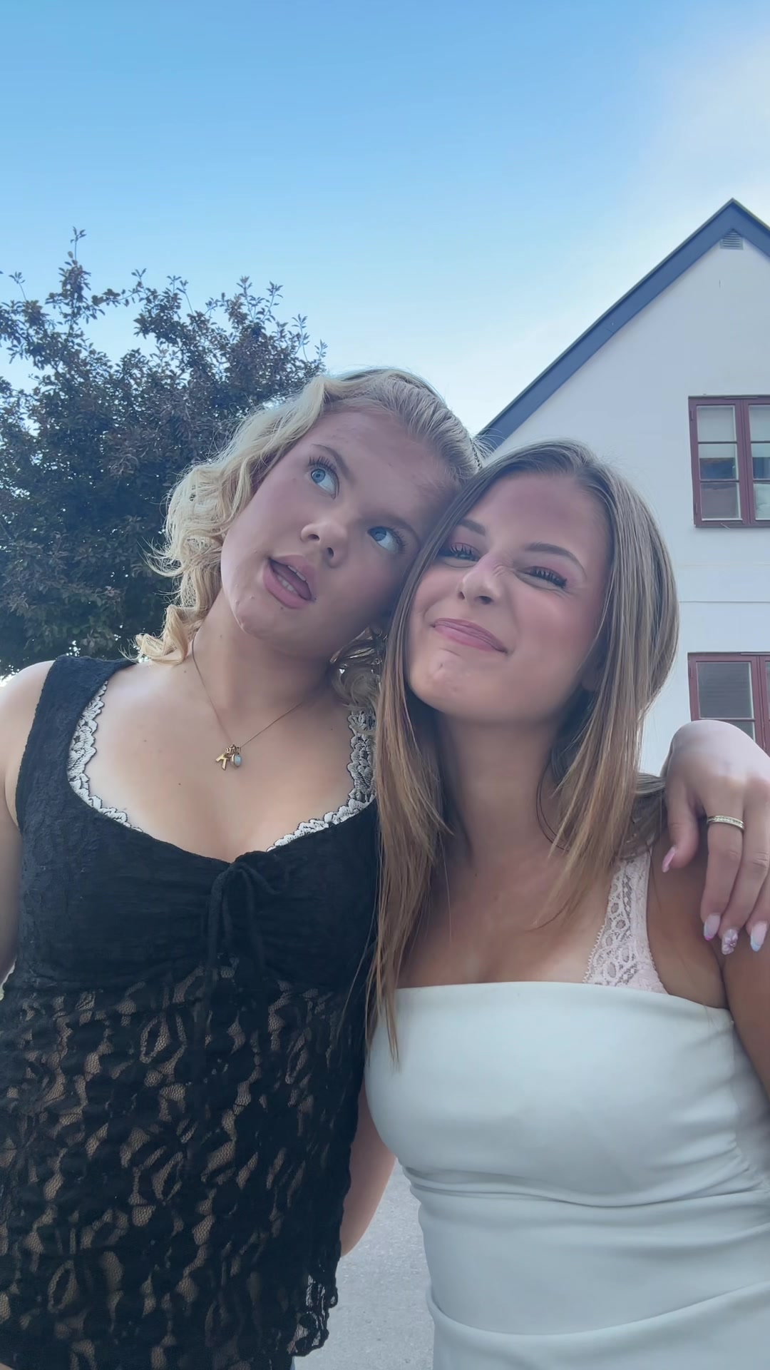 @Lovisa