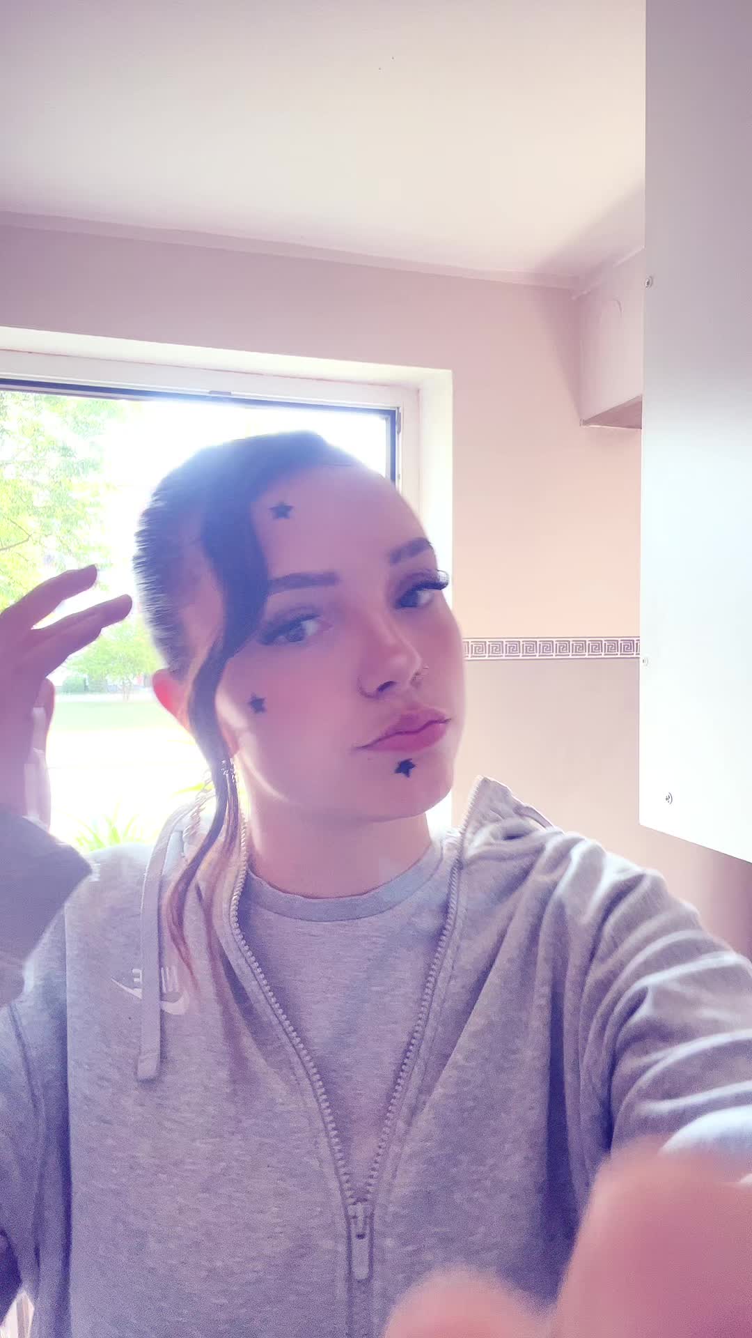 @𝓳𝓮𝓷𝓷𝔂🎧☁️