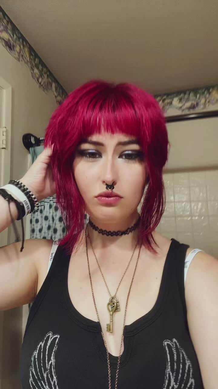 @|-/ 𝙻𝚎𝚎 . . .