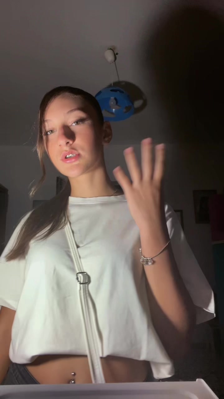 @𝐌