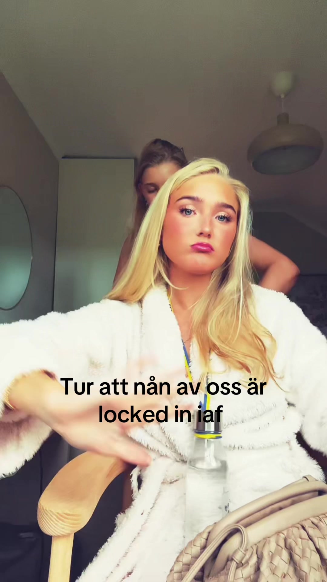 @EmelieHemeli