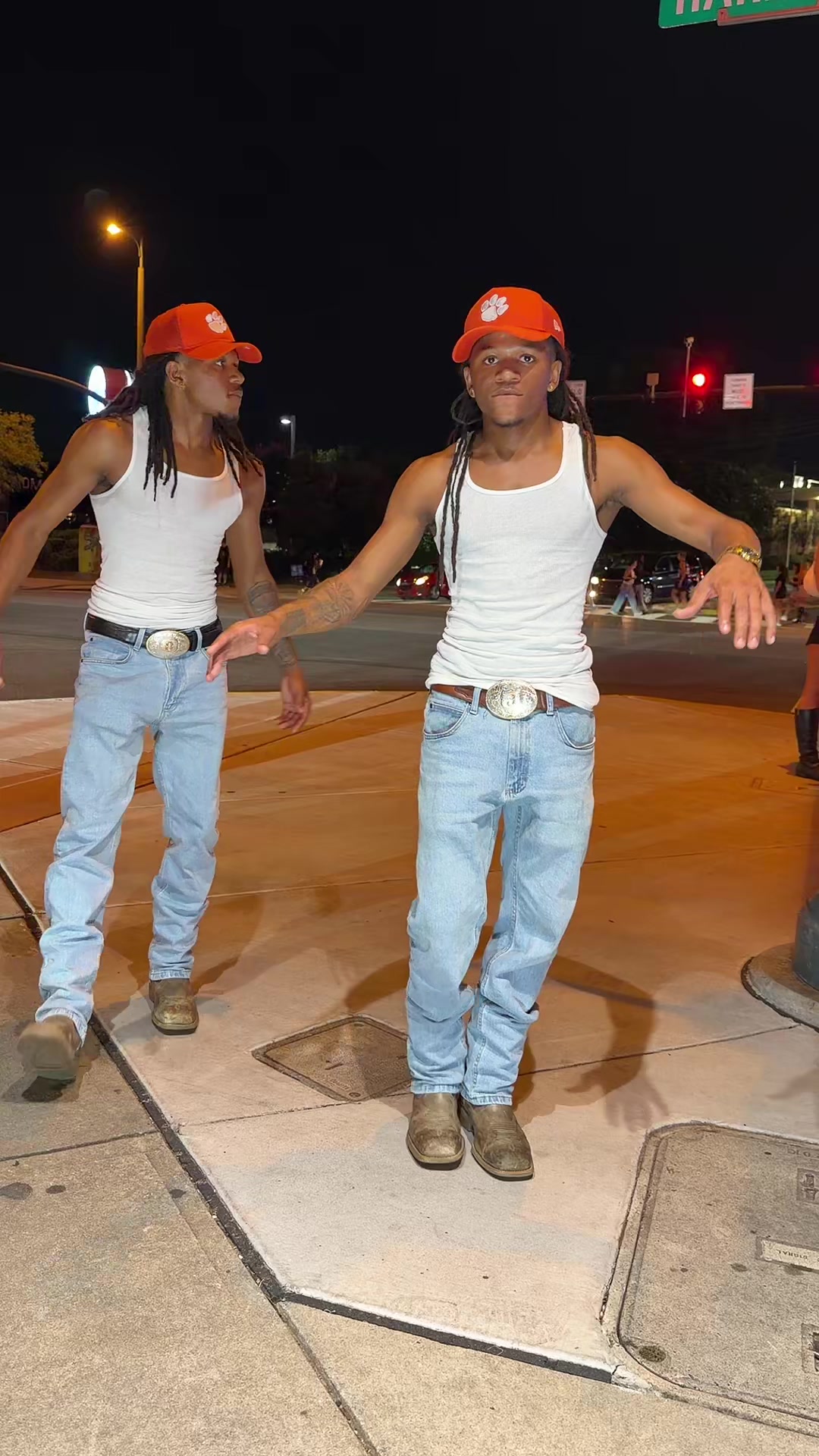 @Ghettotwins_
