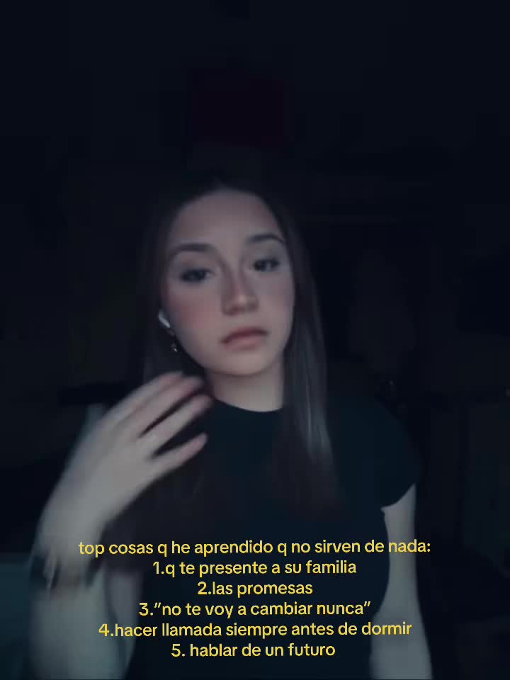 @𝒱