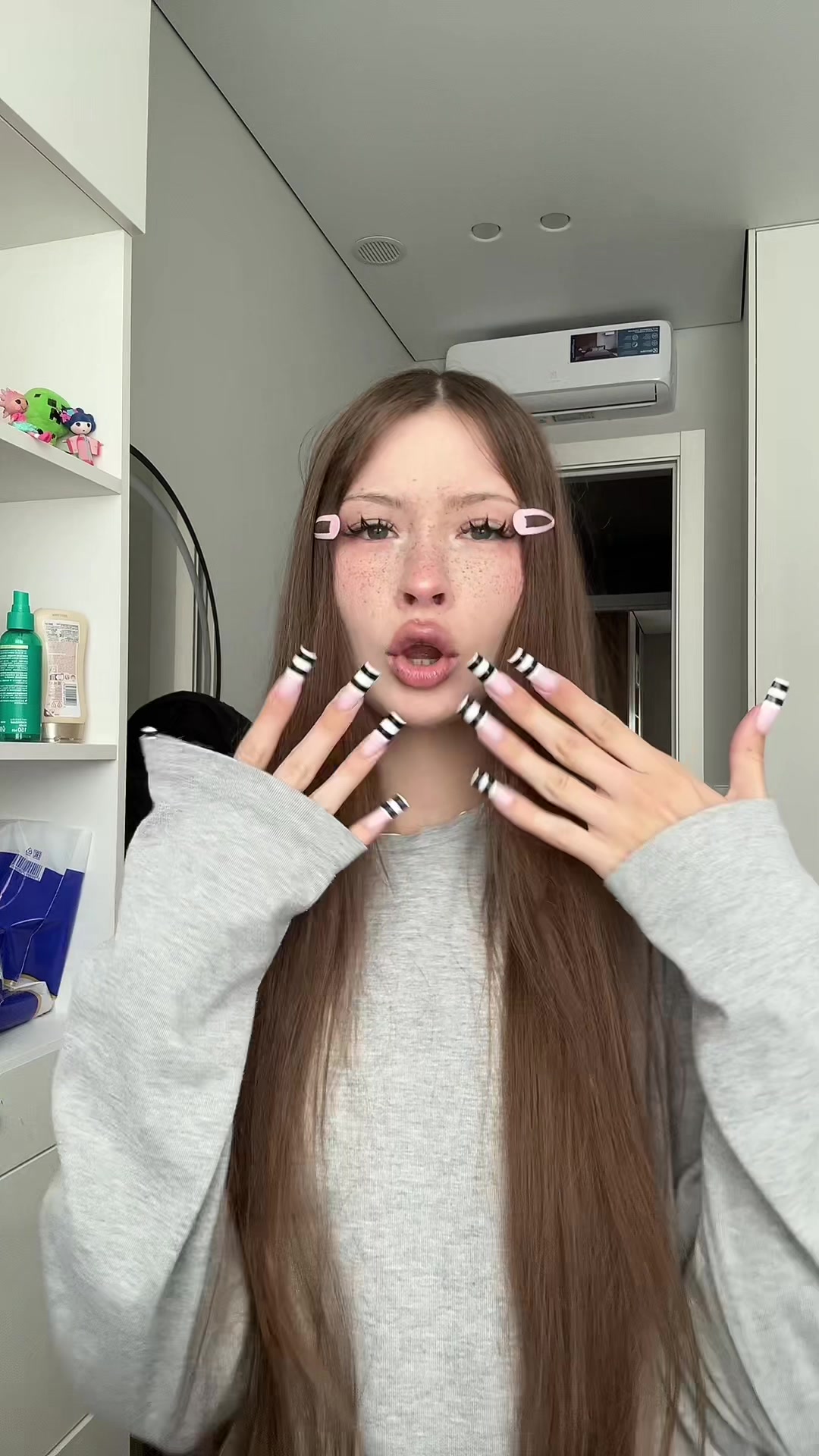 @элинотси