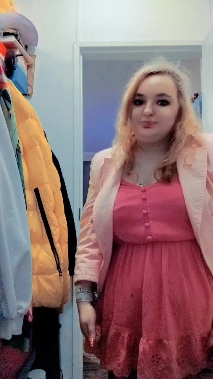 @LucyThiel.