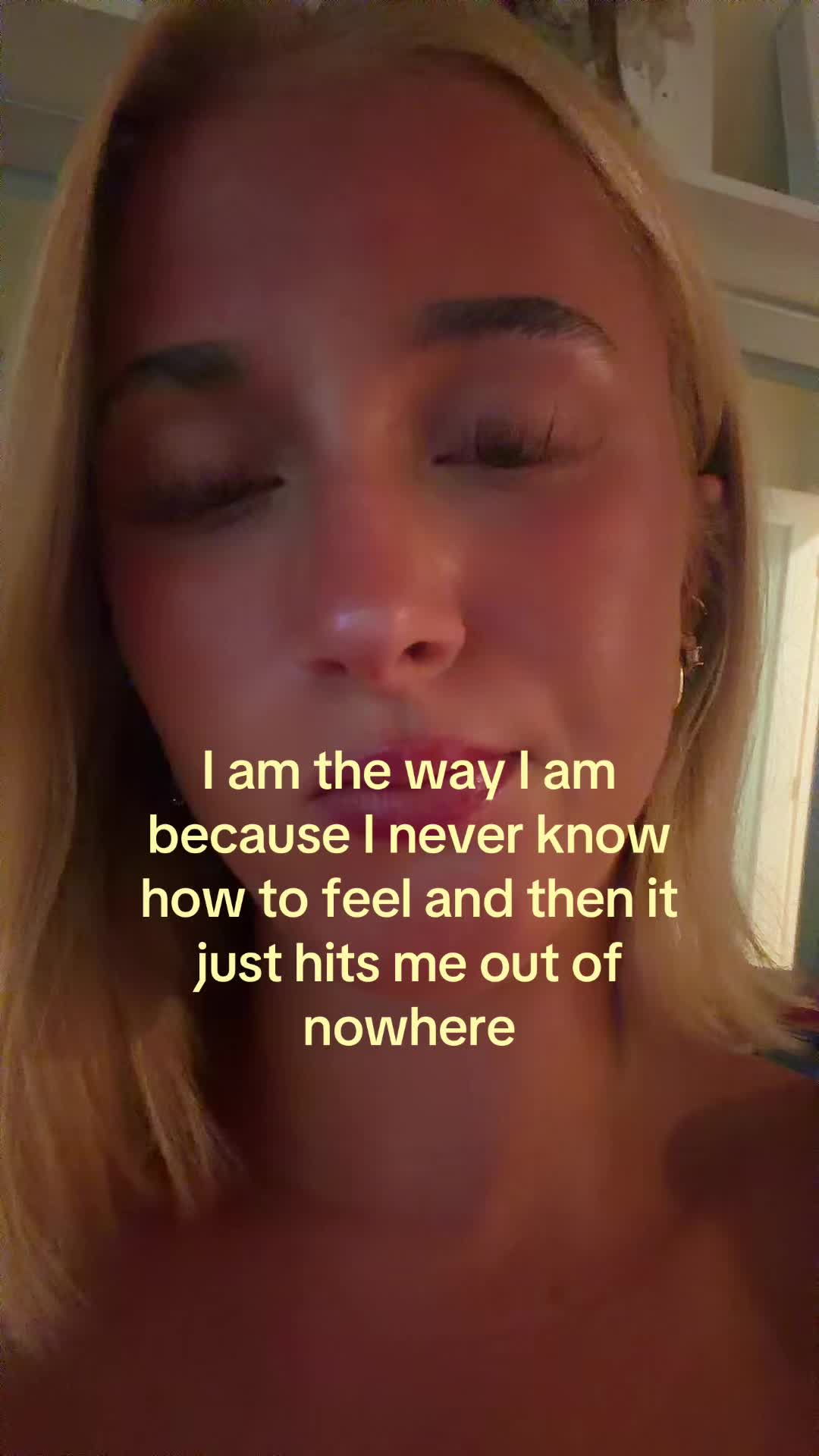 @theelliebarker