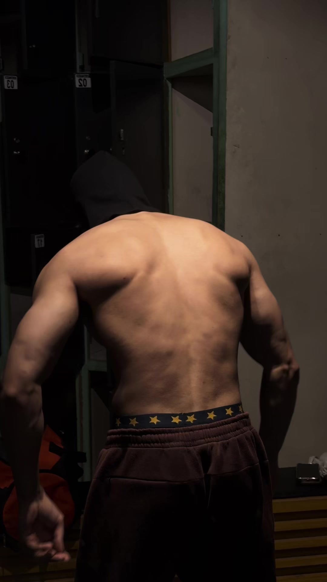 @F.