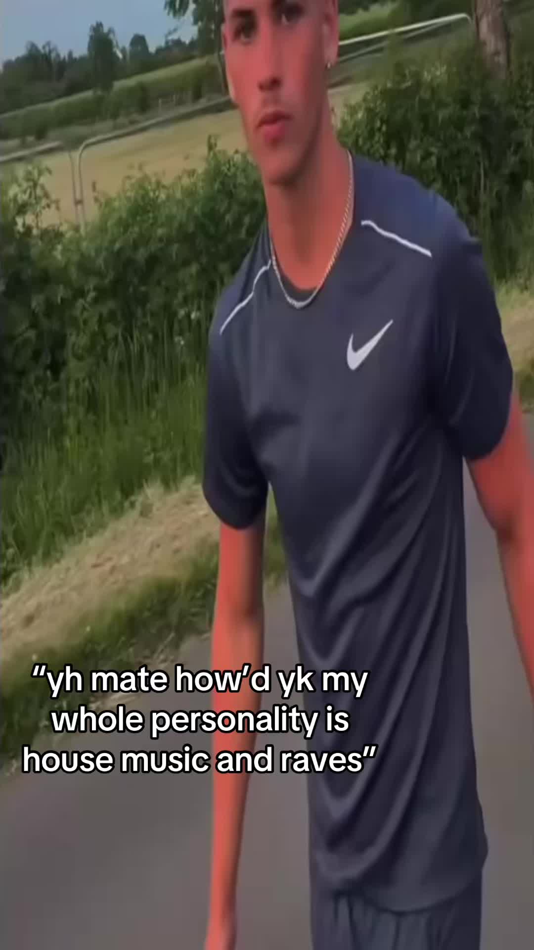 @⃟