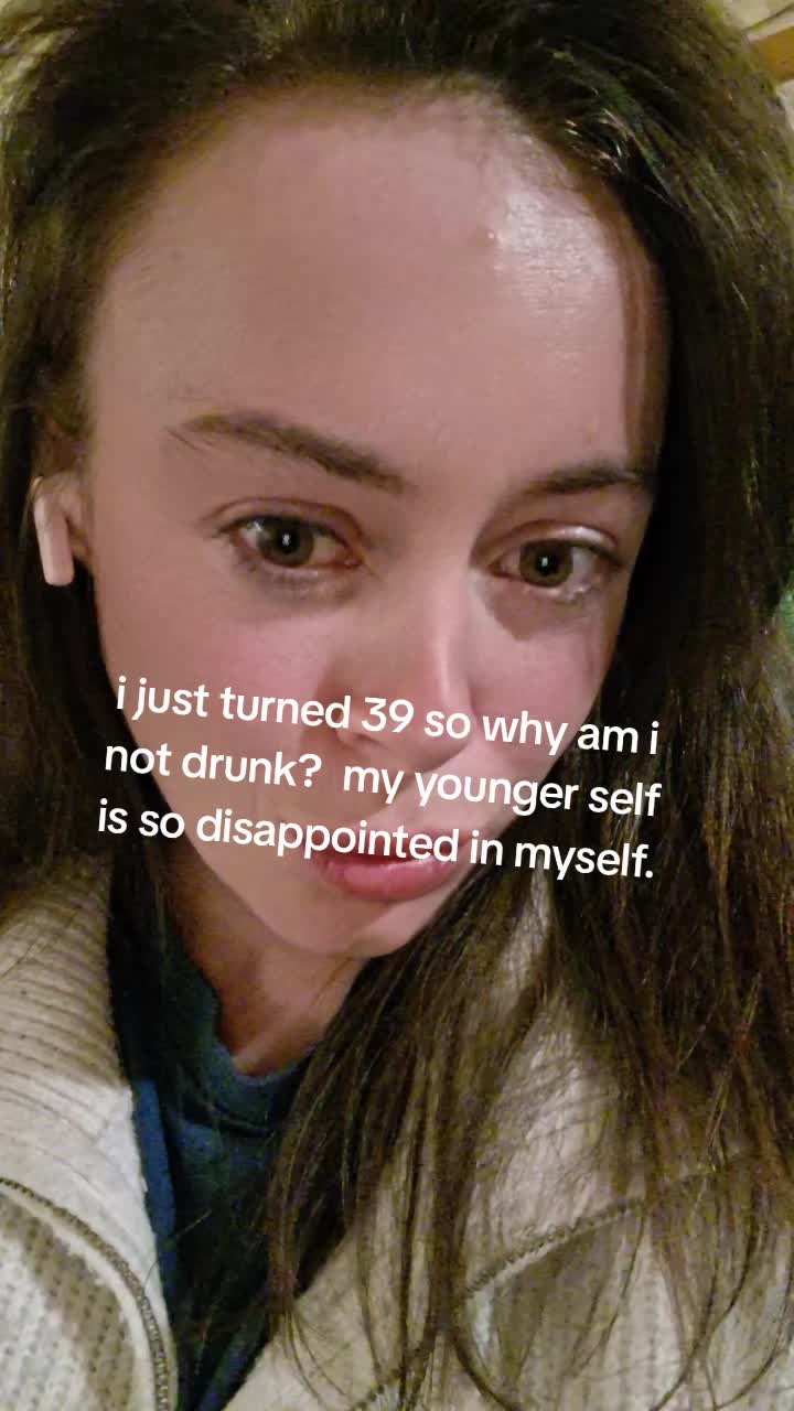 @lollyybmnqh