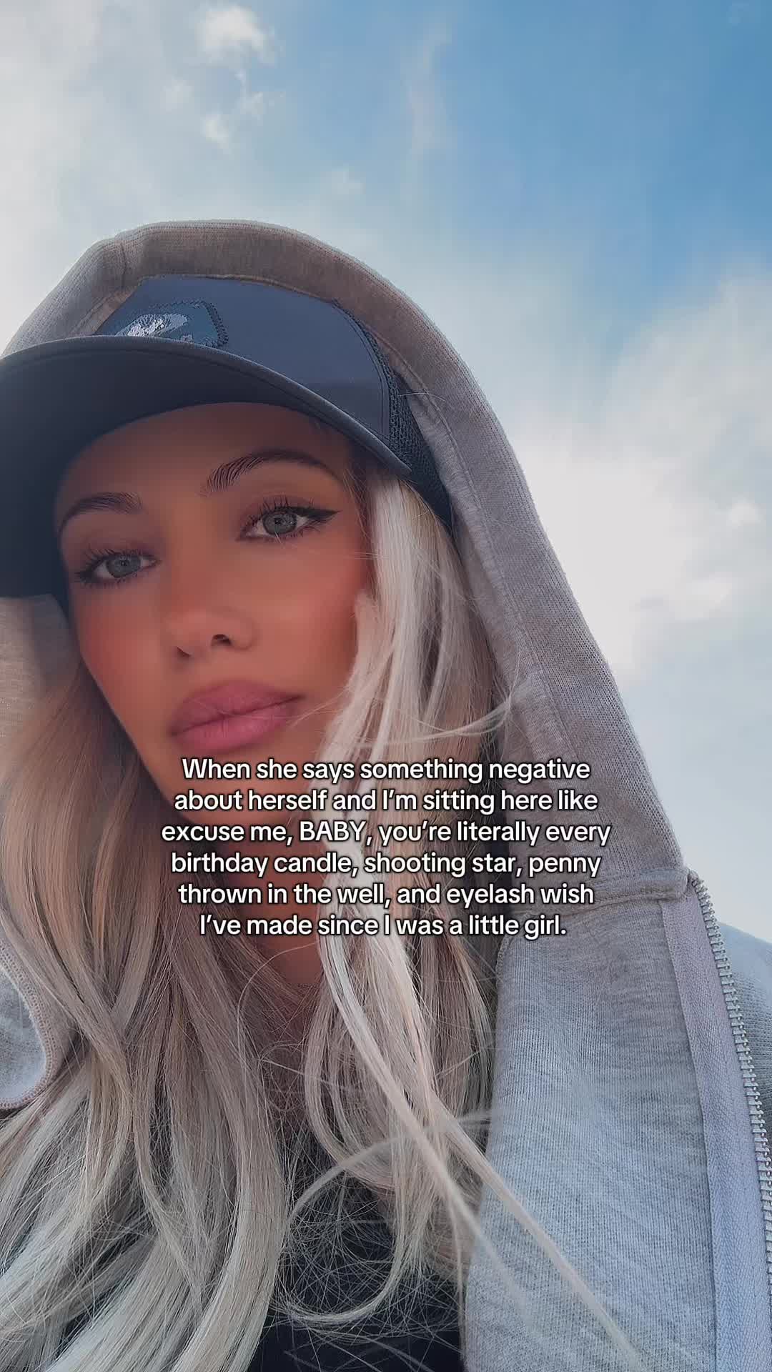 @Lisa J Evans sapphic author ⚢