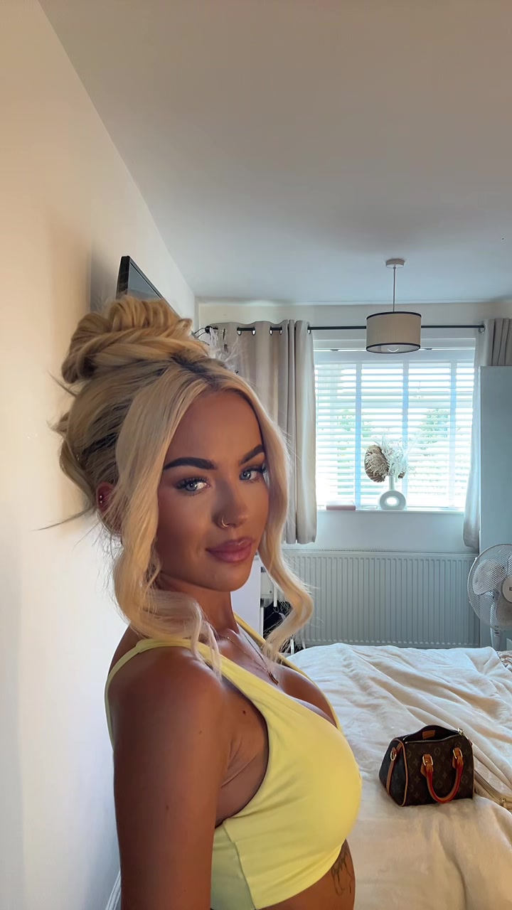 @elliesouthgate1