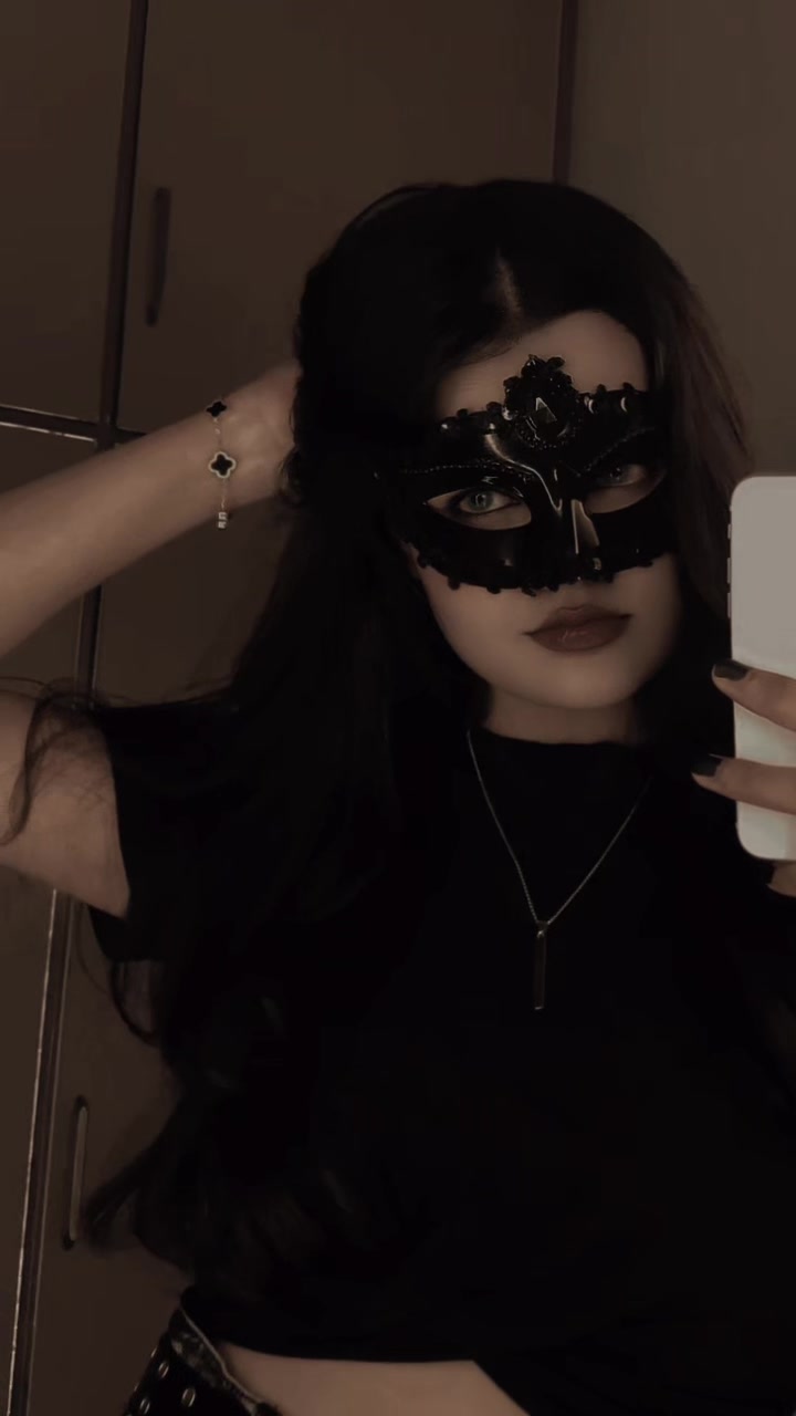 @Hassena🖤🕊️