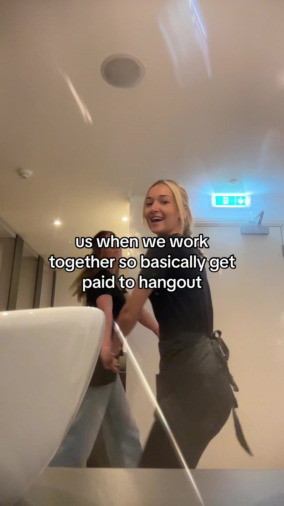 @poppymarshall_