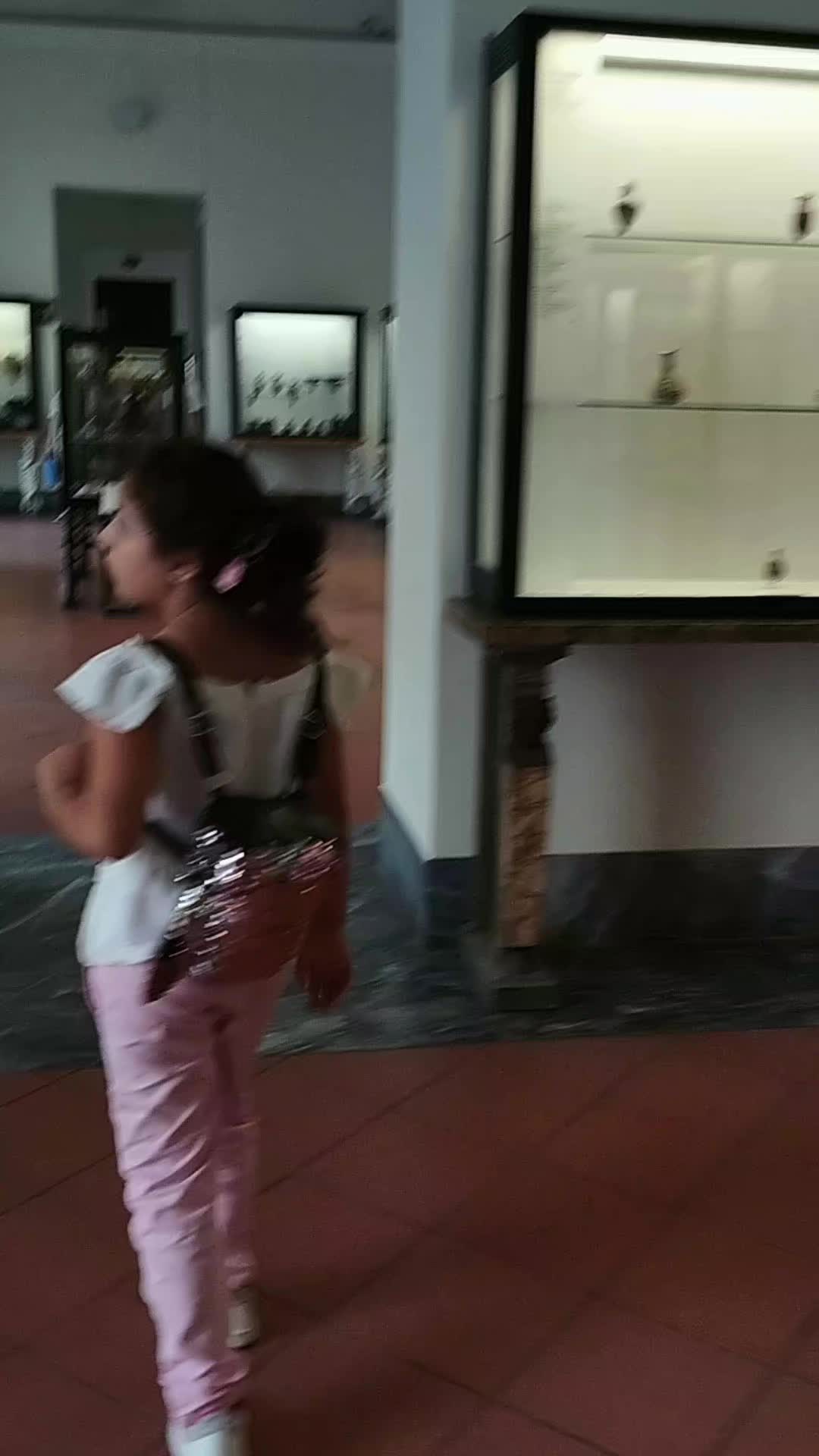 @Ella.Anto@MY.RY