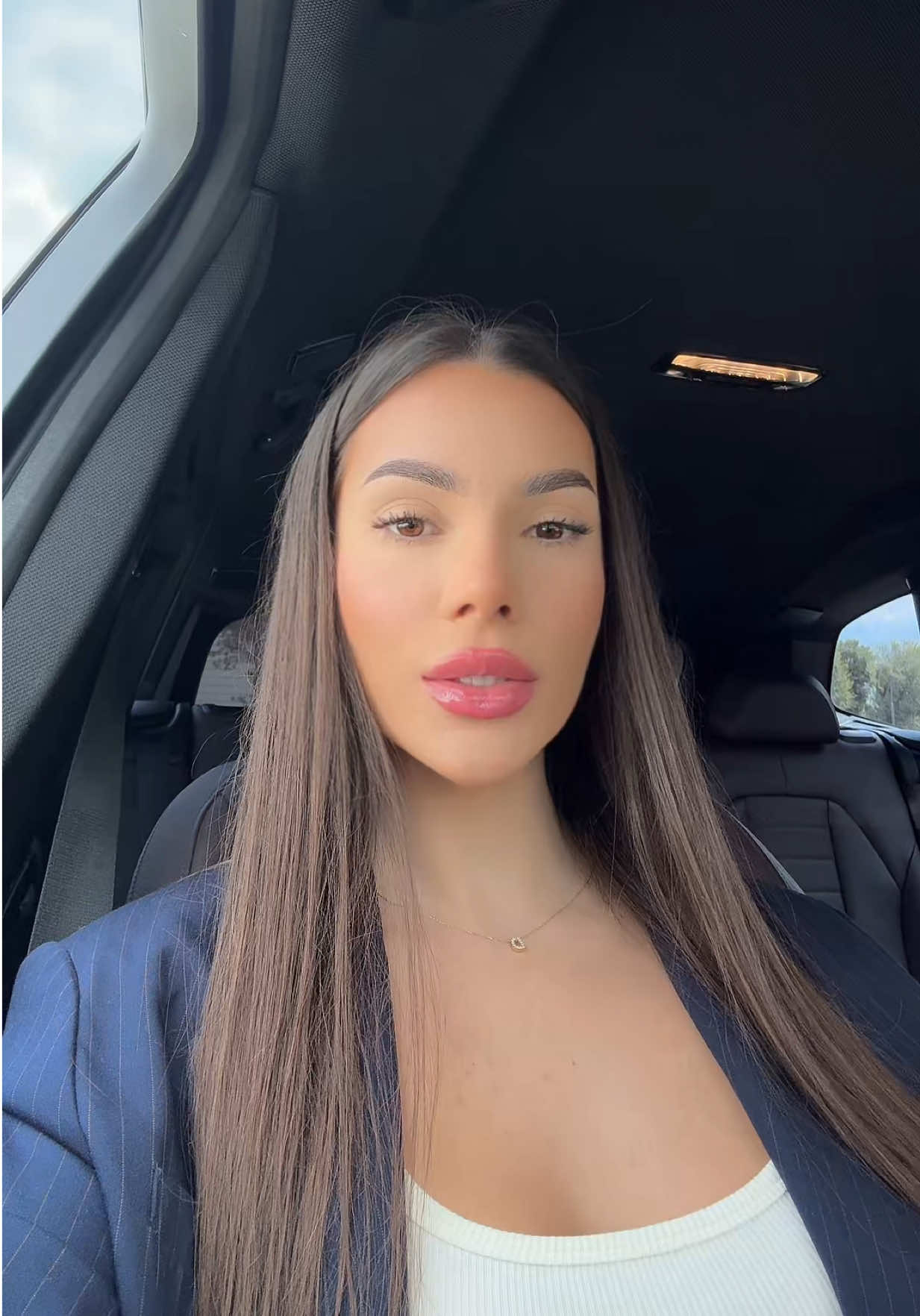 @dianaonisor