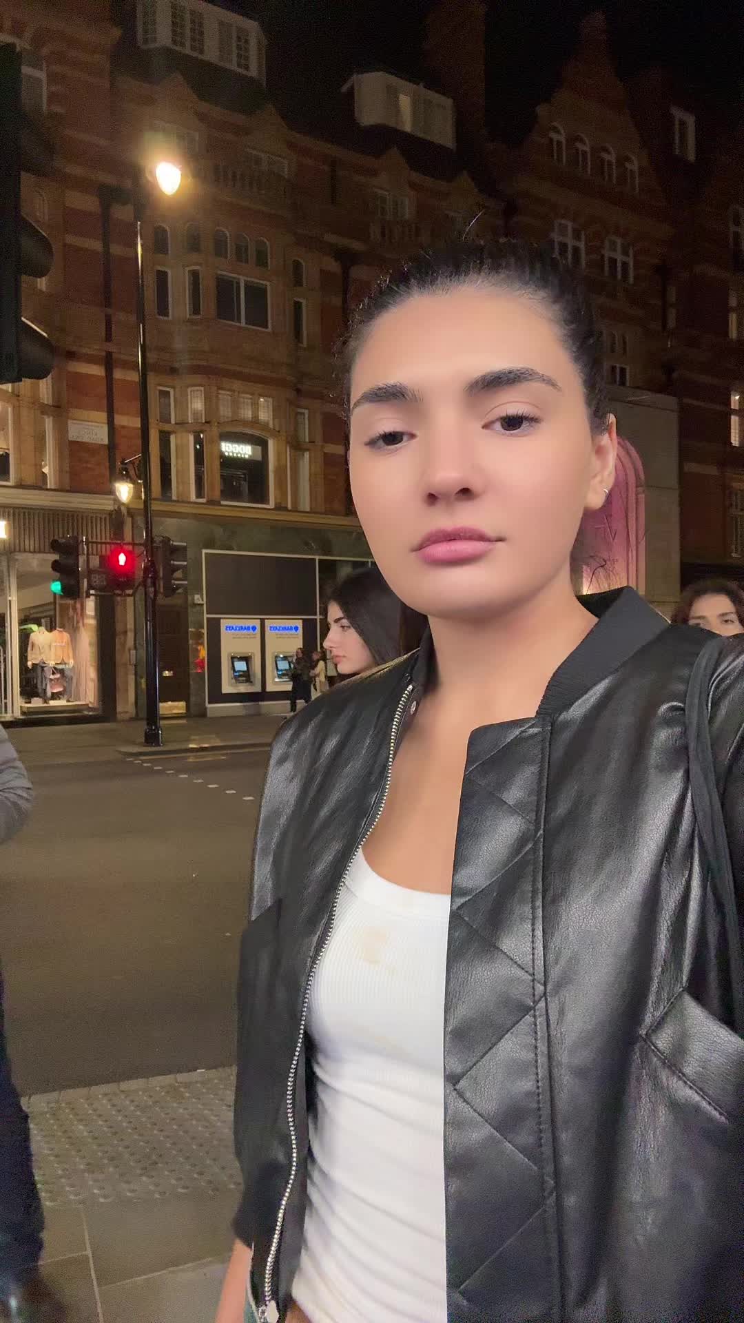 @Jessica_neeme