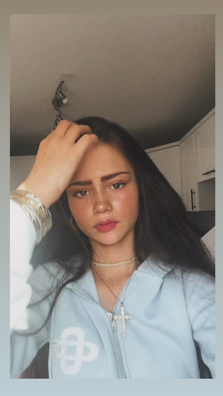 @𝐁𝐄𝐋𝐋𝐀-𝐋𝐄𝐄👸🏽🪭⚜️