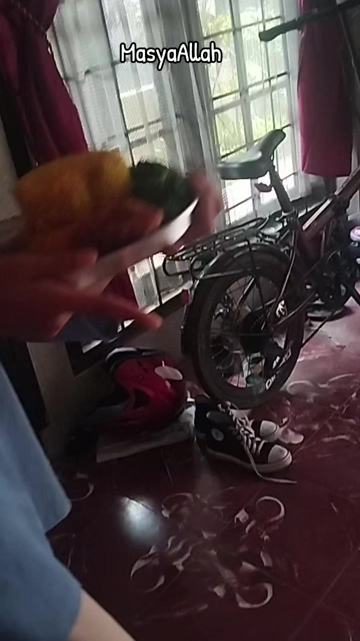 @momhie