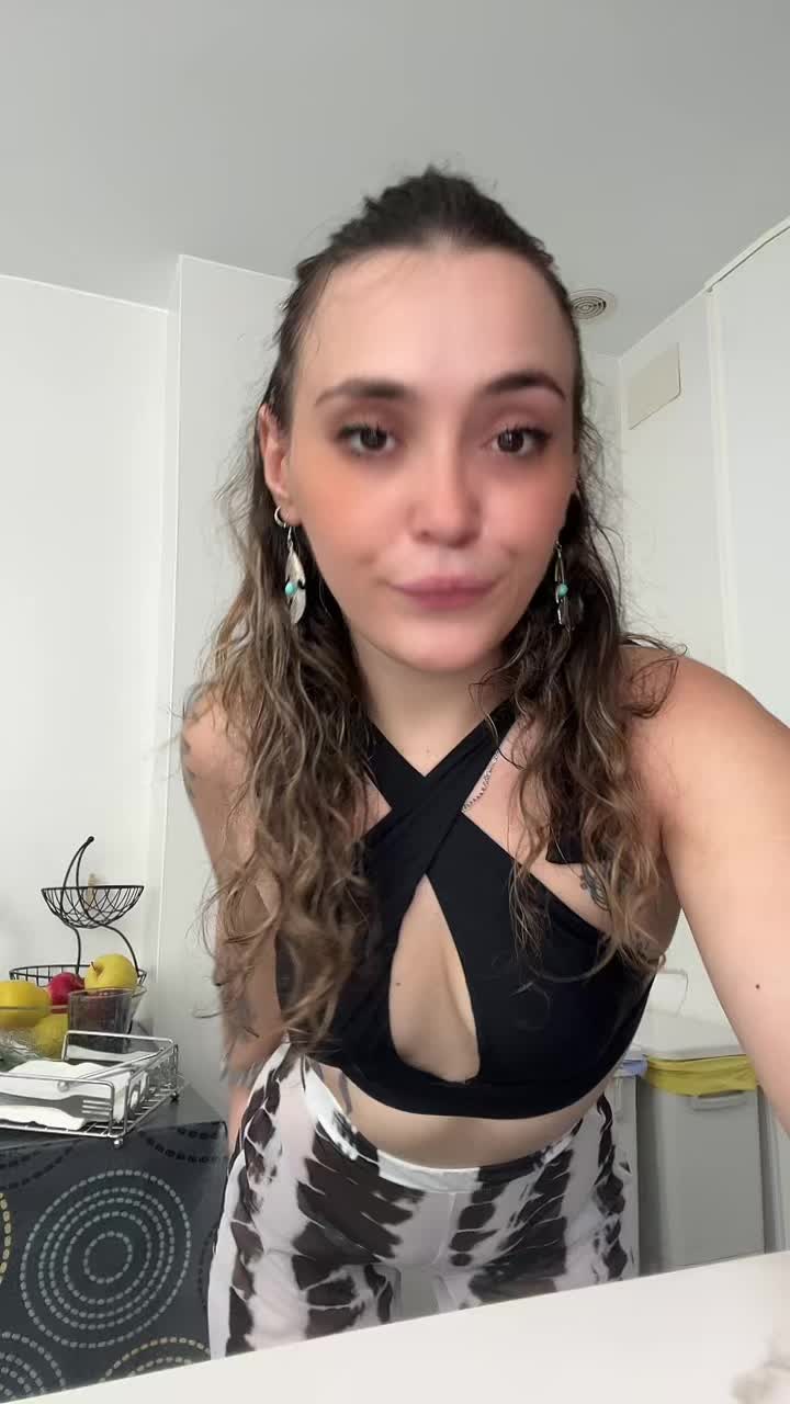 @Famousera