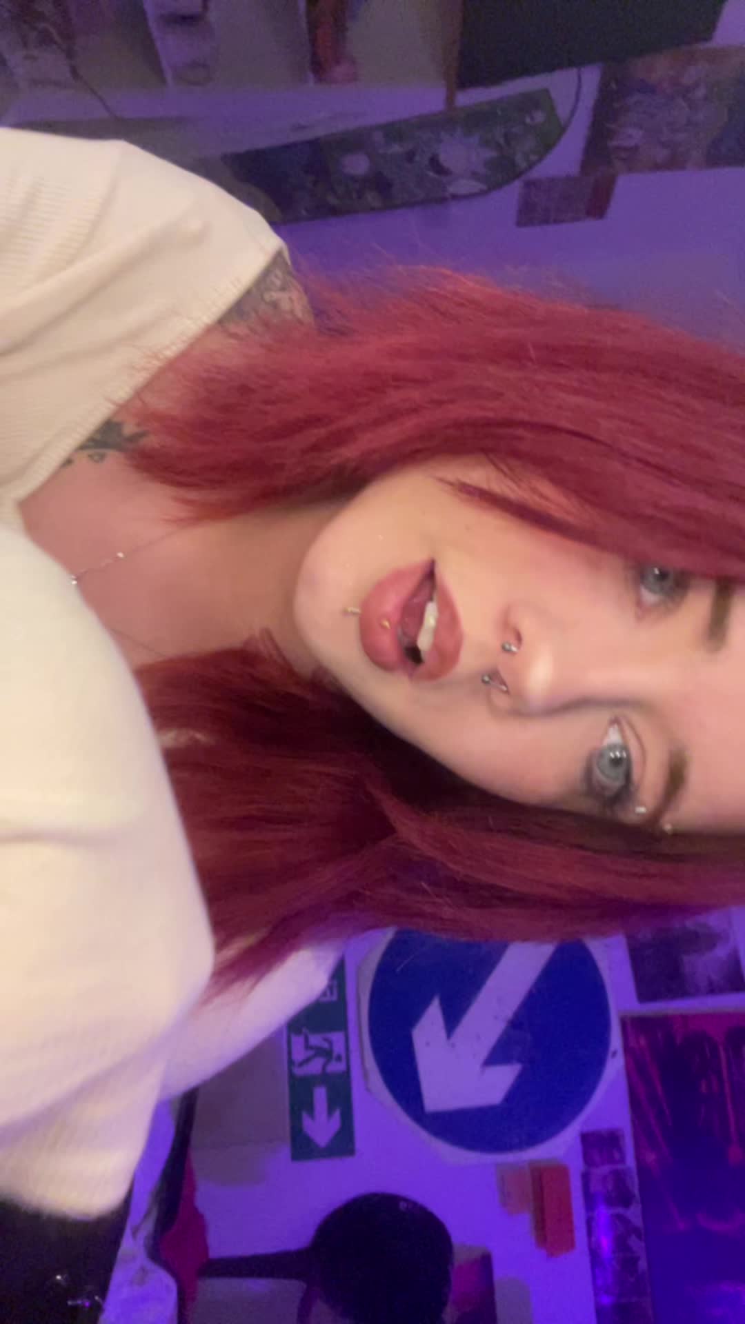 @️