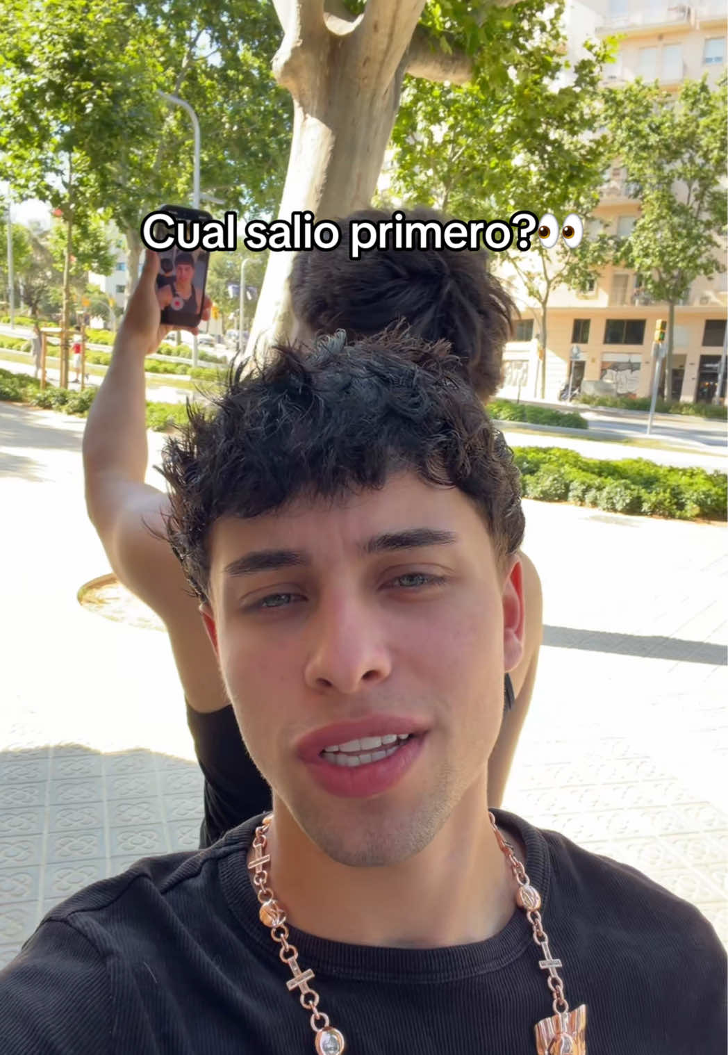 @Doble V