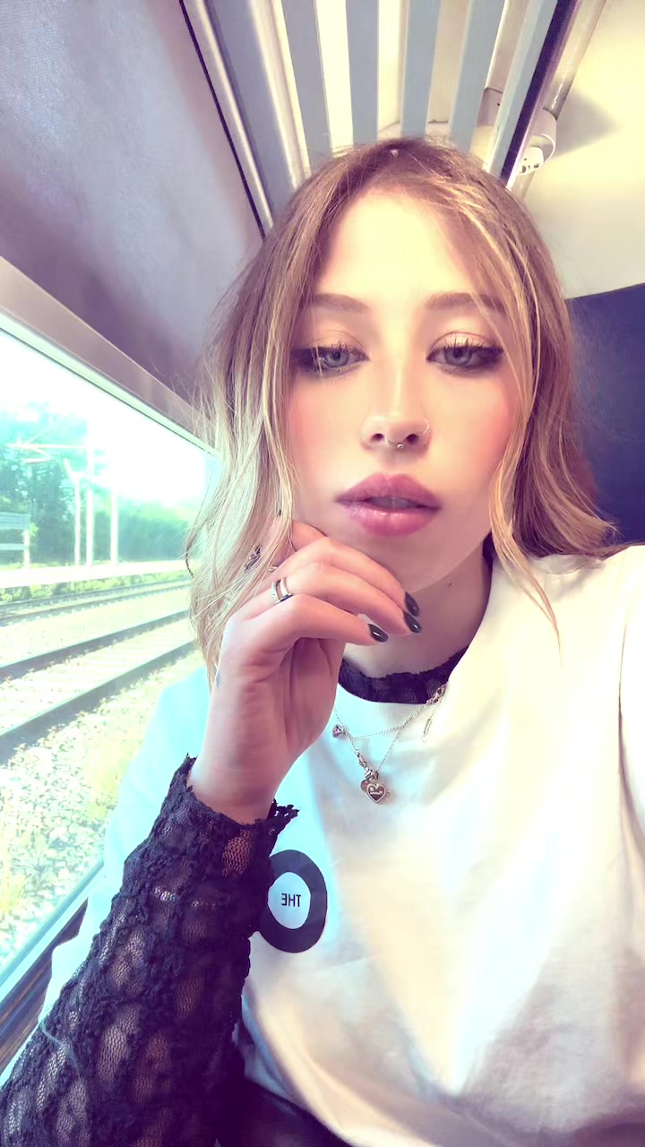 @Blondie 💁🏼&zwj;♀️