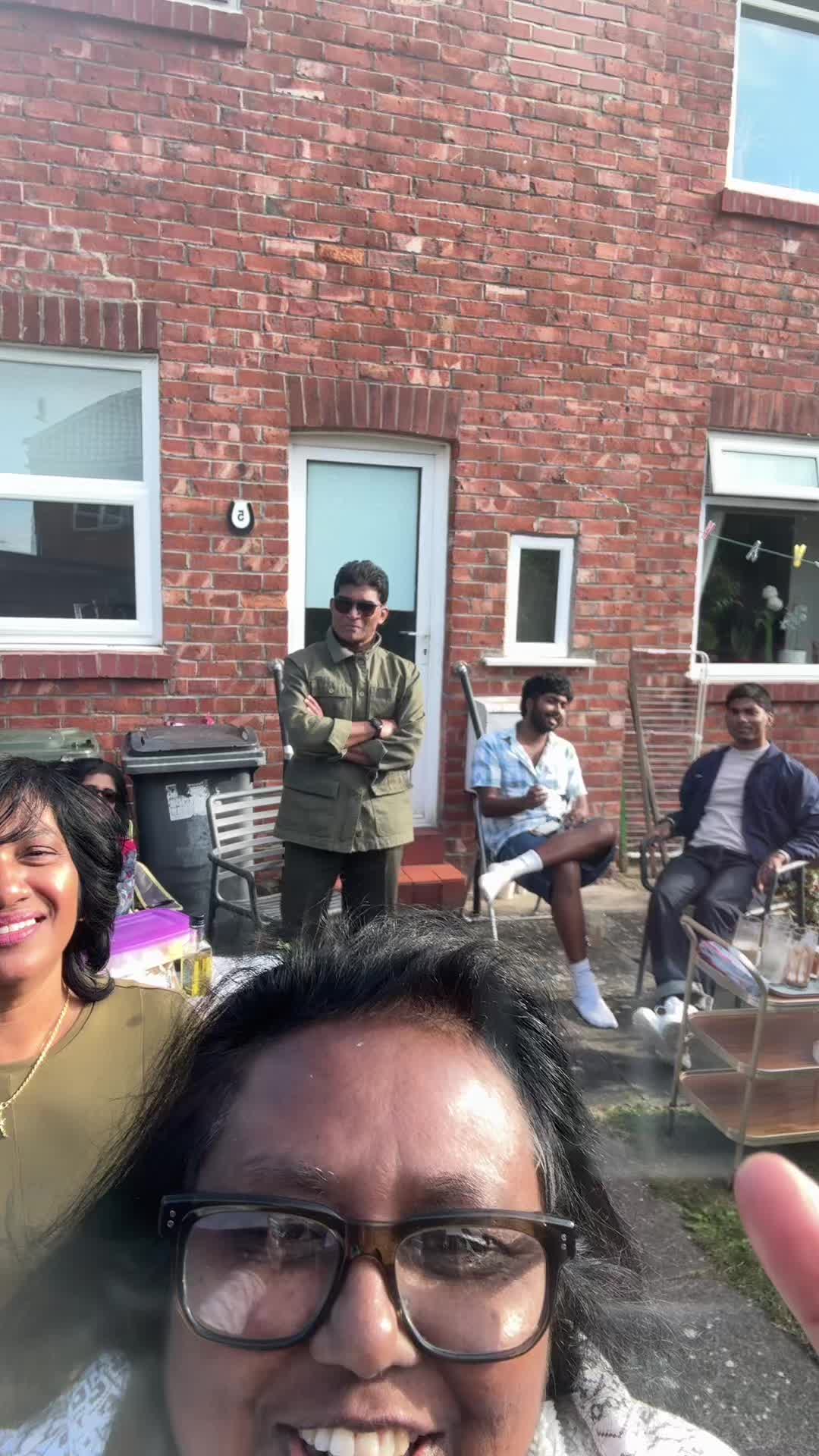 @SS🎤Gee🎶🇬🇧❤️🇱🇰