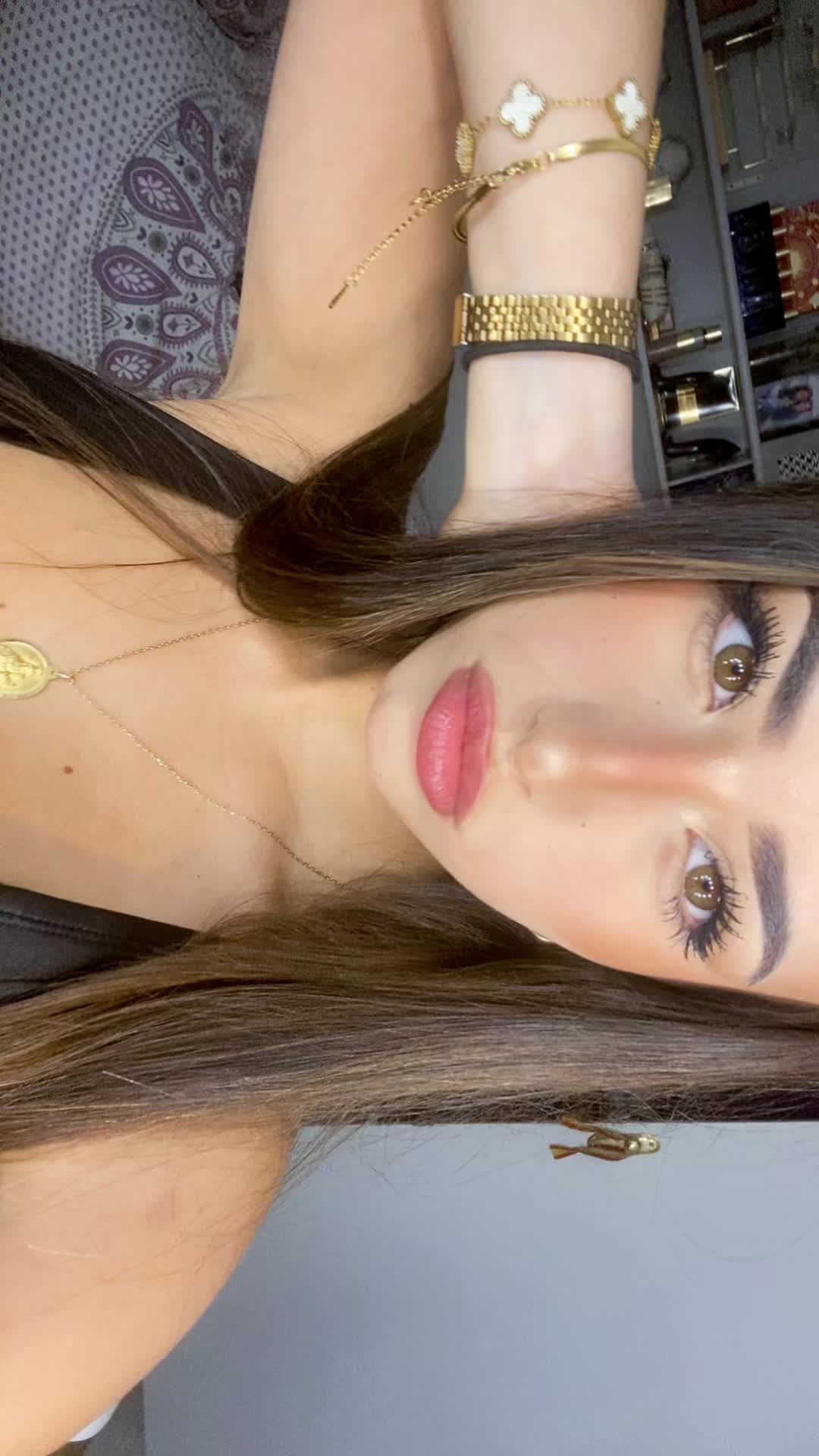 @Luna