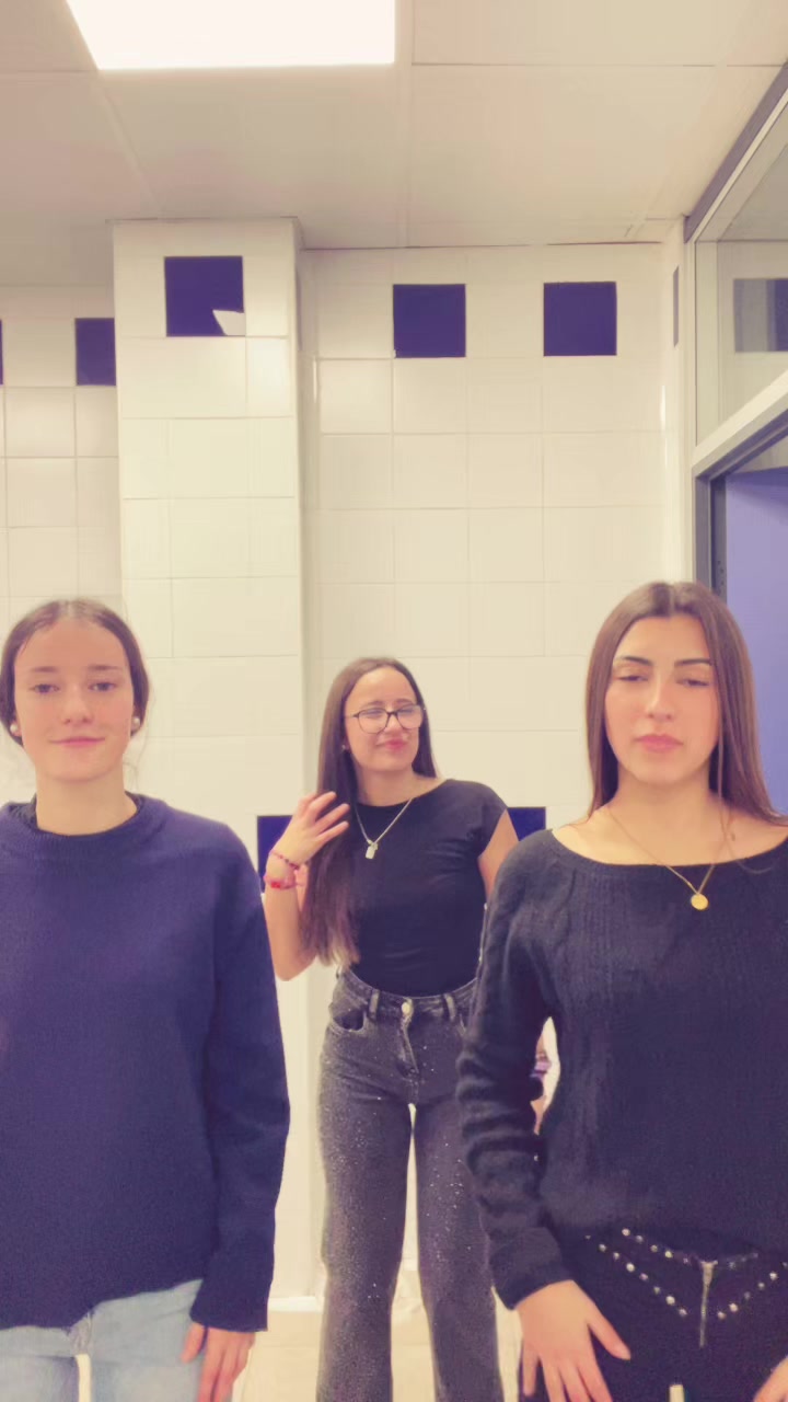 @🧔🏻♀️