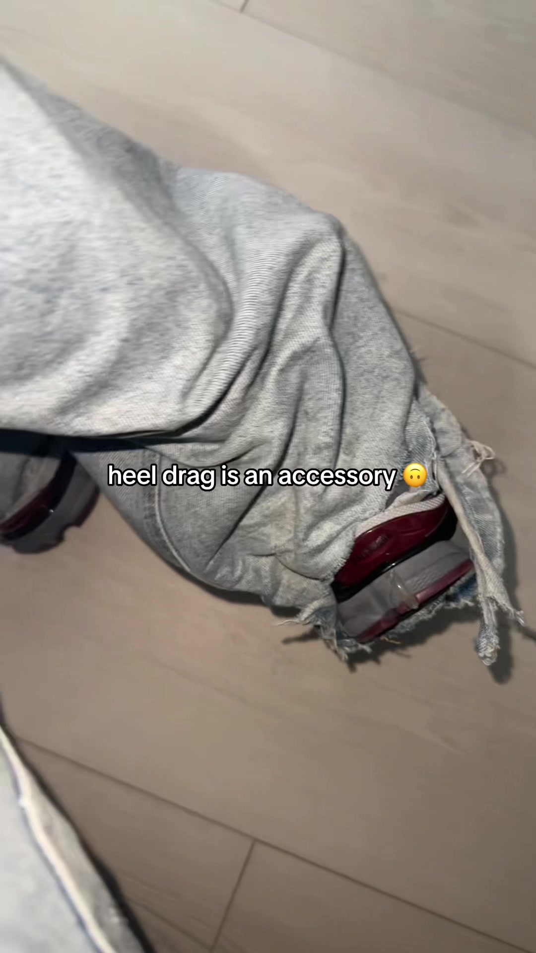 @￼