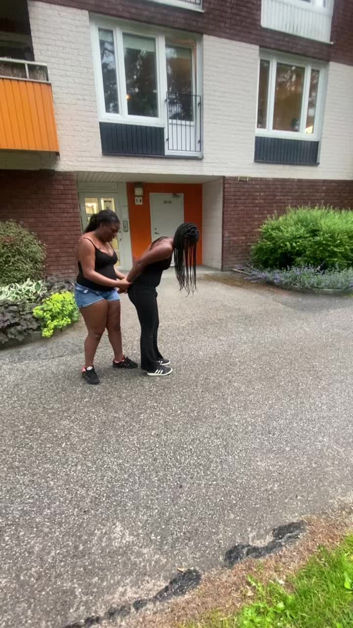 @👸🏾