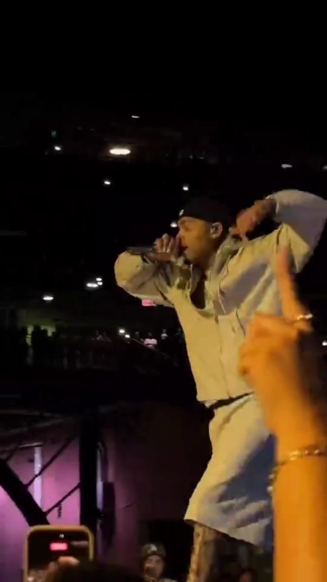 @Team Chris brown