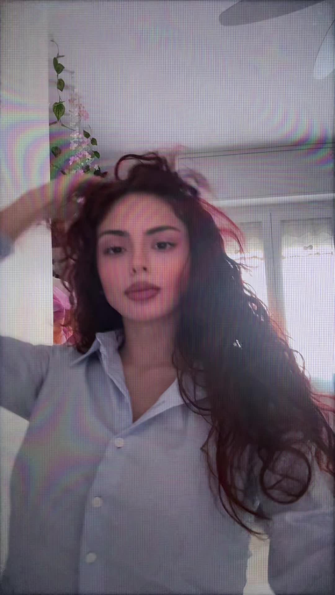 @Sara🤡