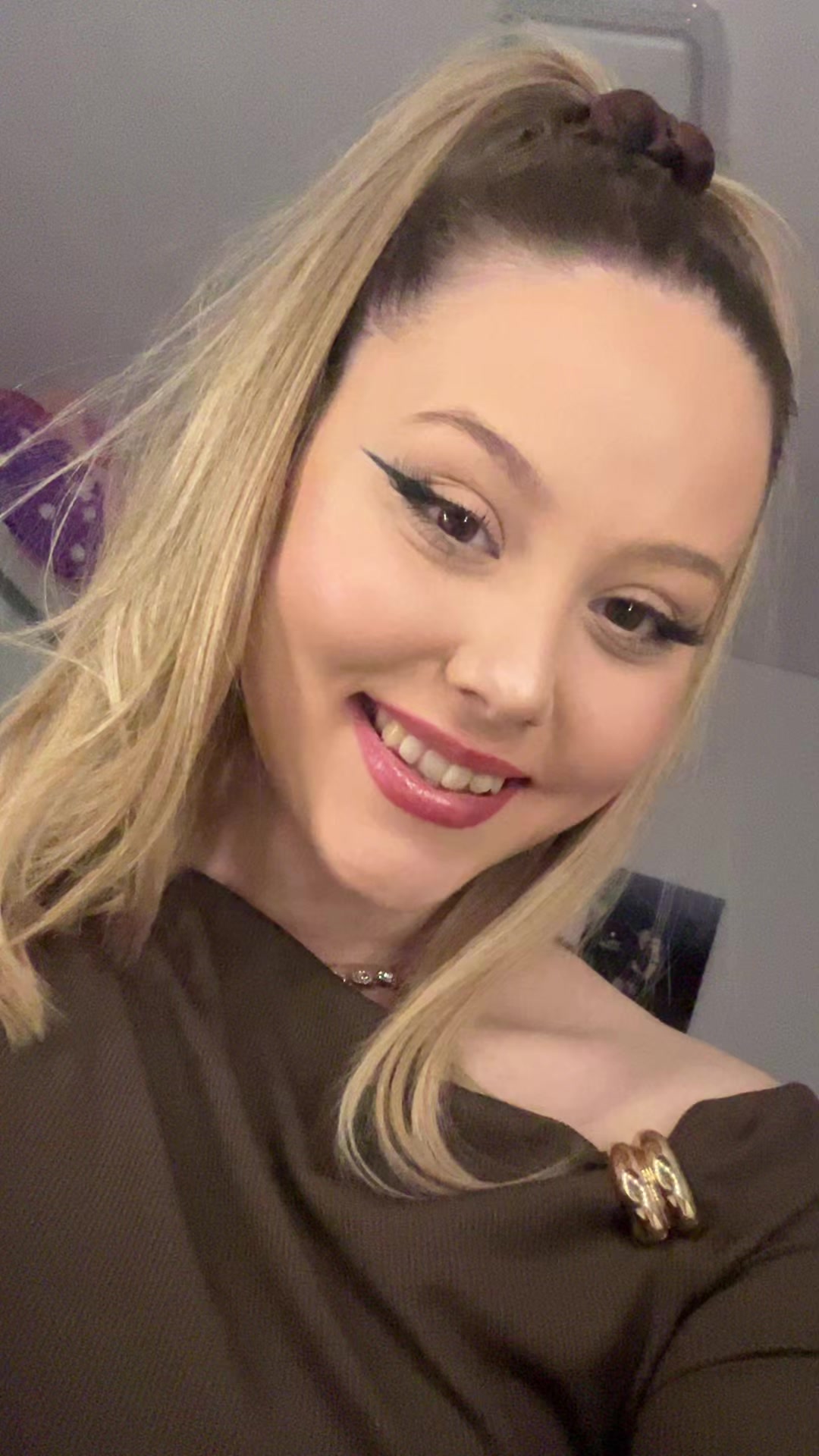 @👸🏼