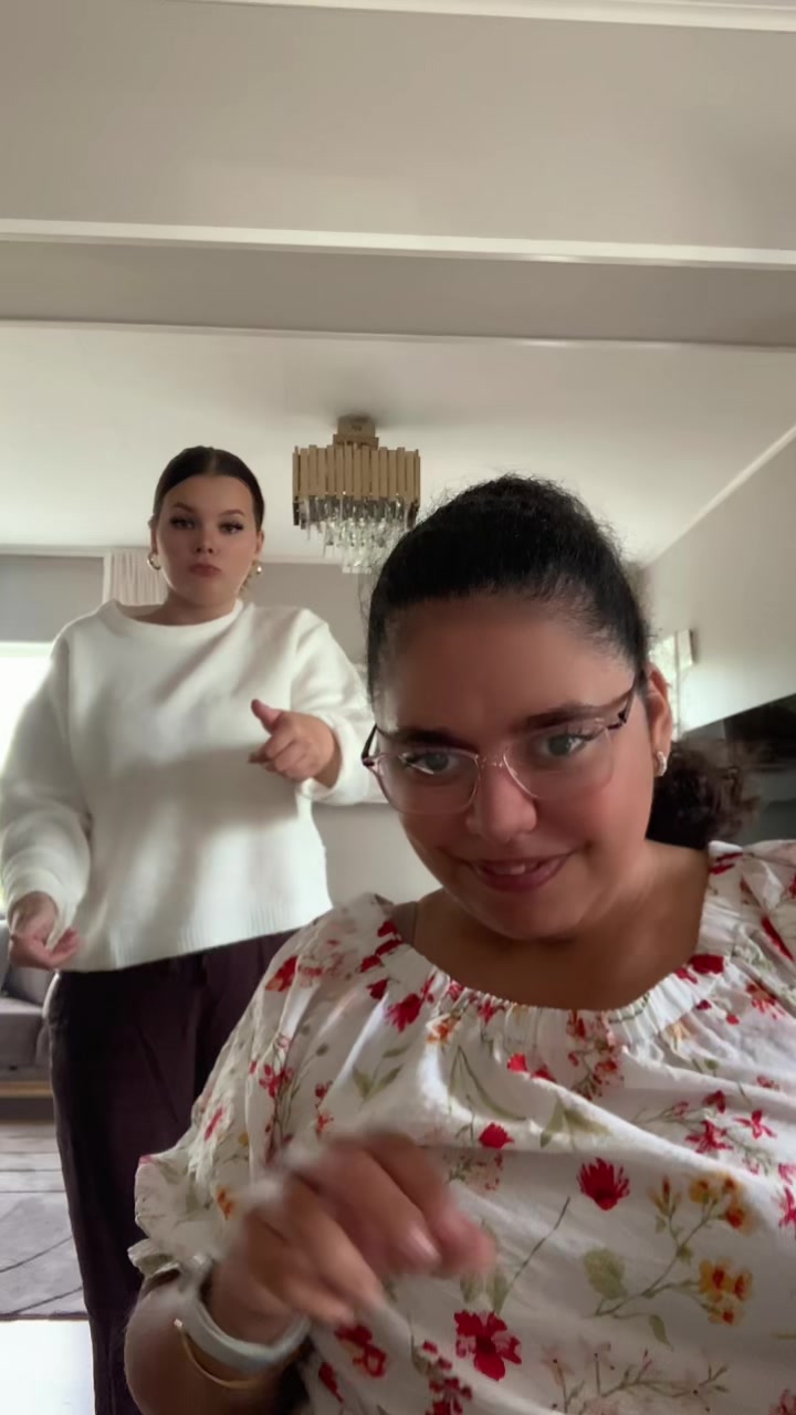 @QueenRana