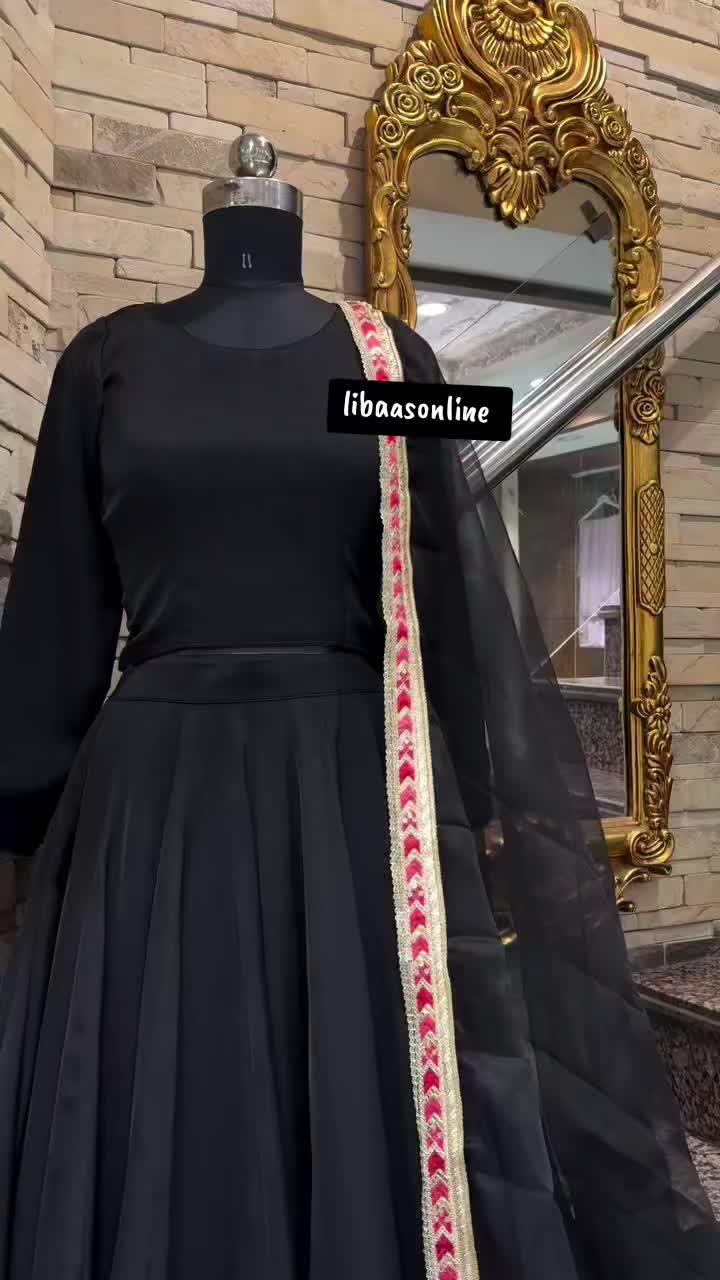 @ਲਿਬਾਸ by ਕੌਰ