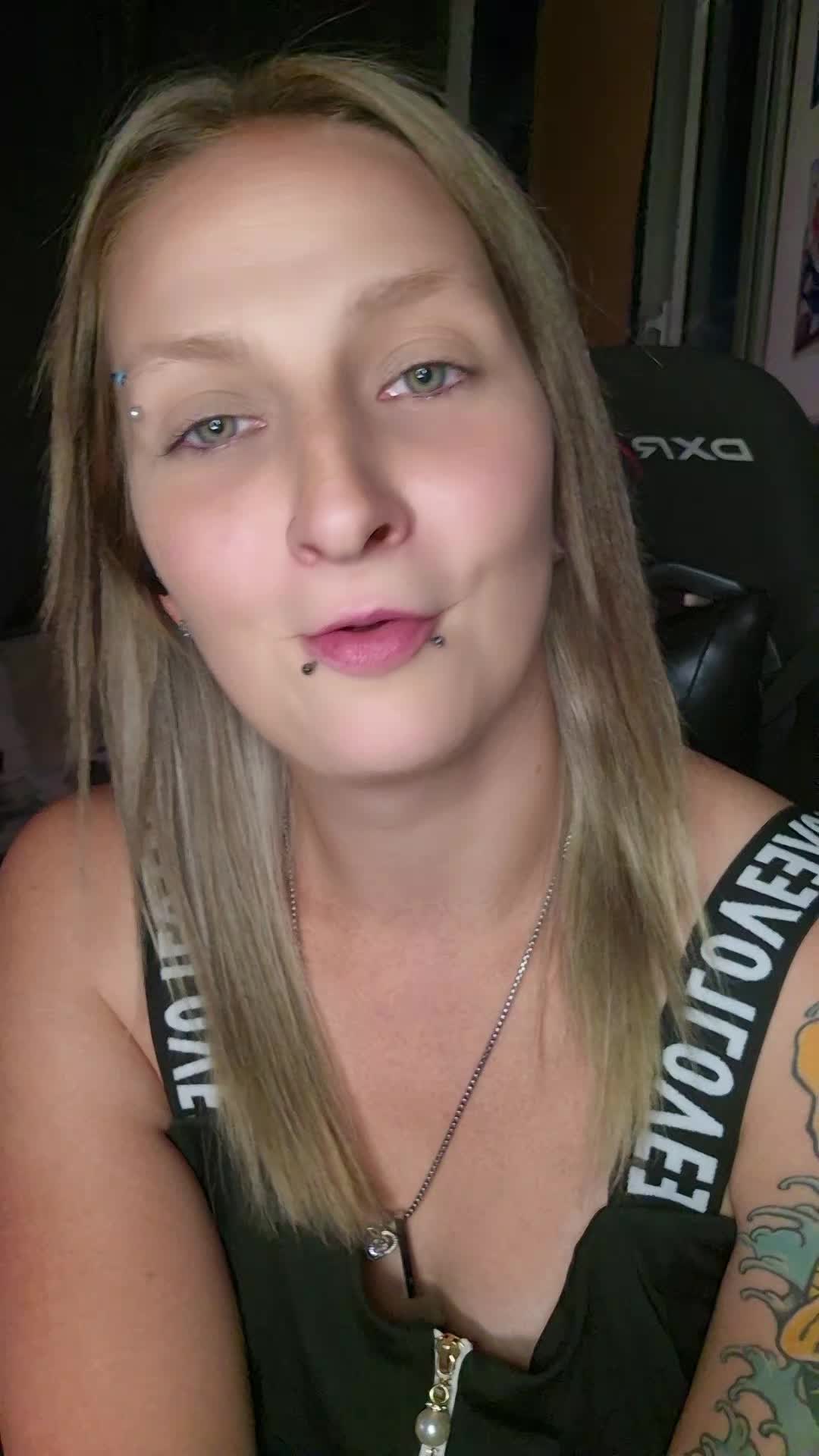 @DeviilGiirl