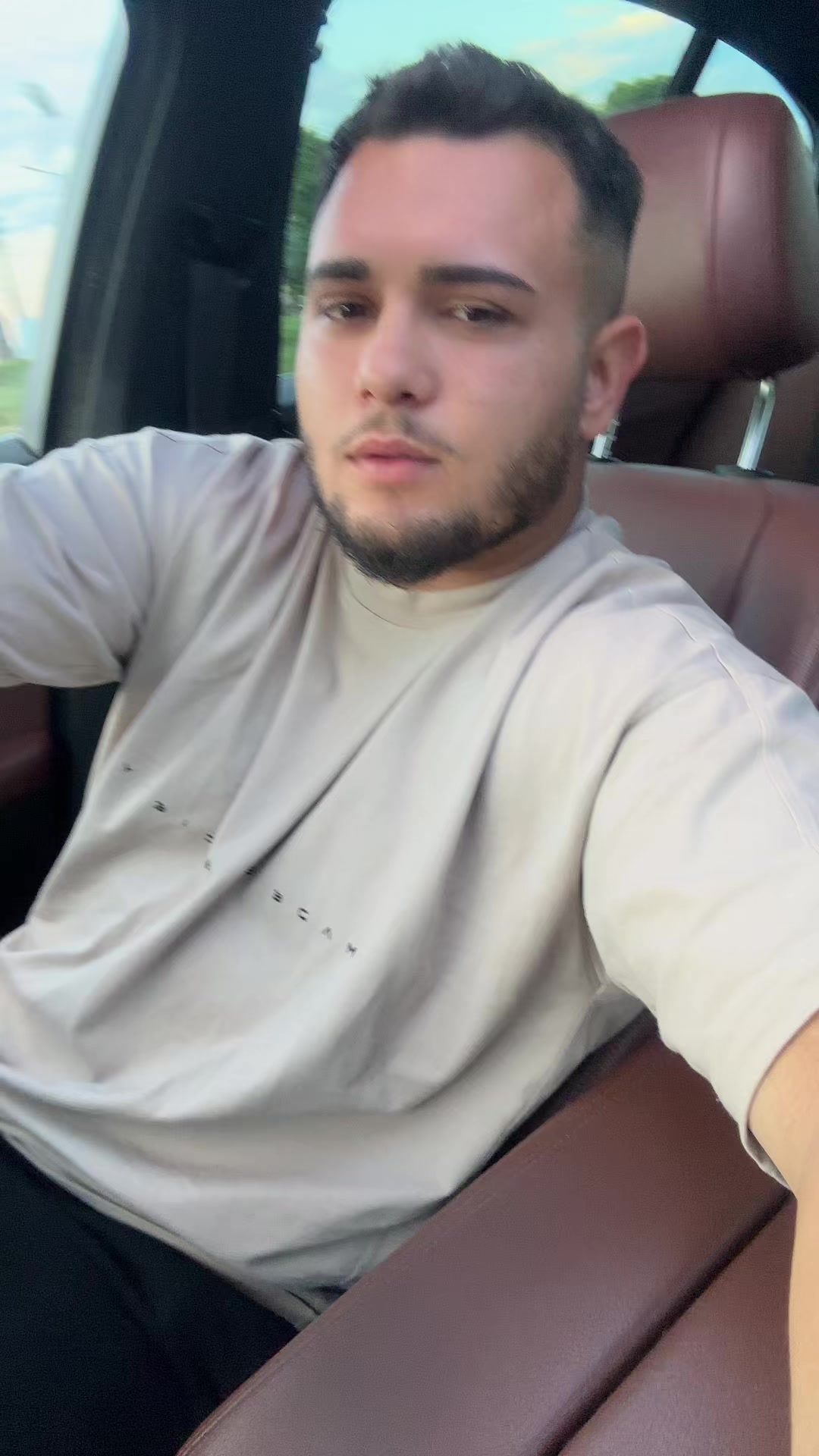 @Jadoras