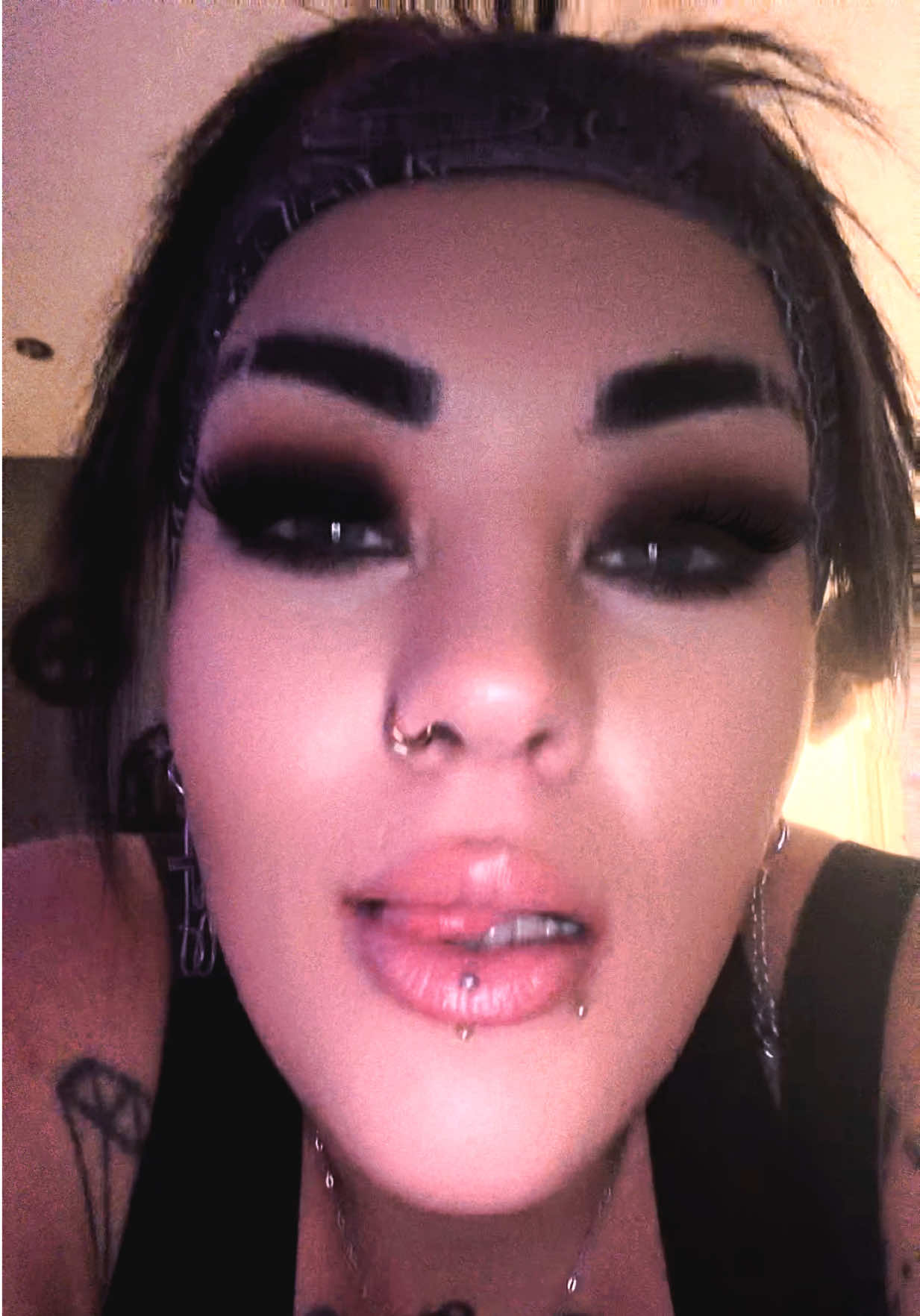 @ThiccThighs&PrettyEyes