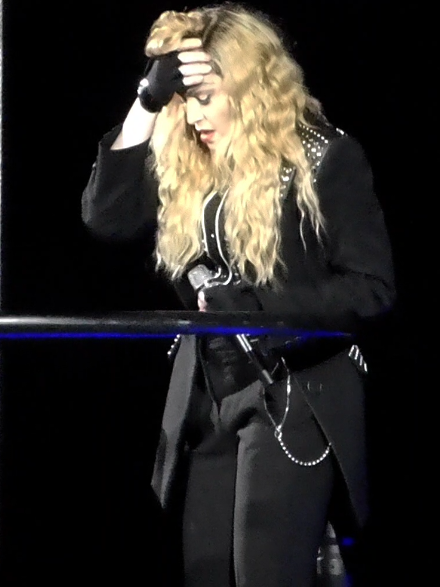 @Lisa Loves Live
