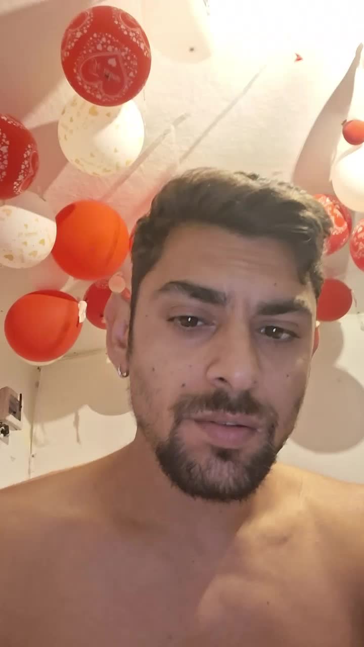 @omul cu povesti de groaza